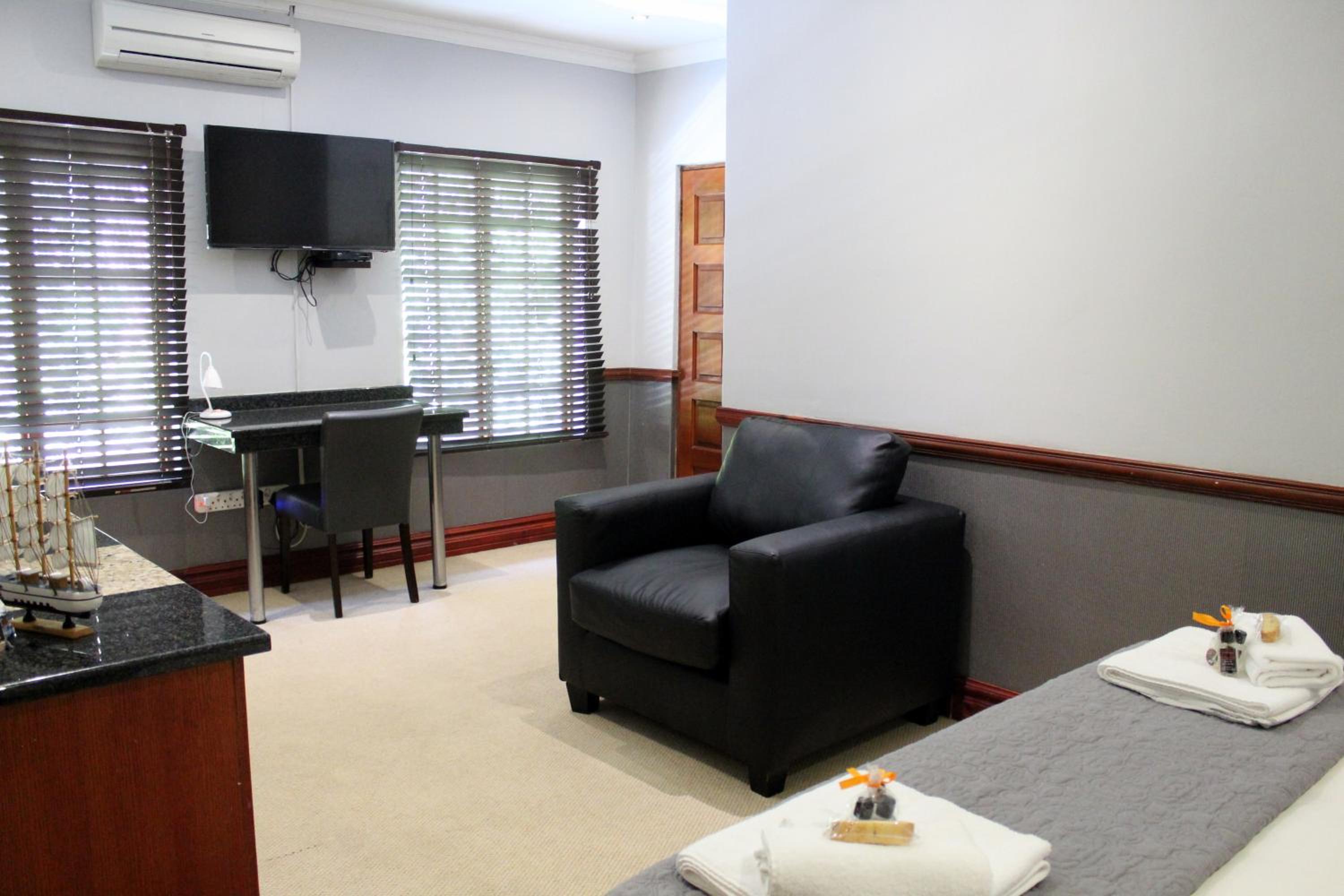 Queen Room - Photo 1