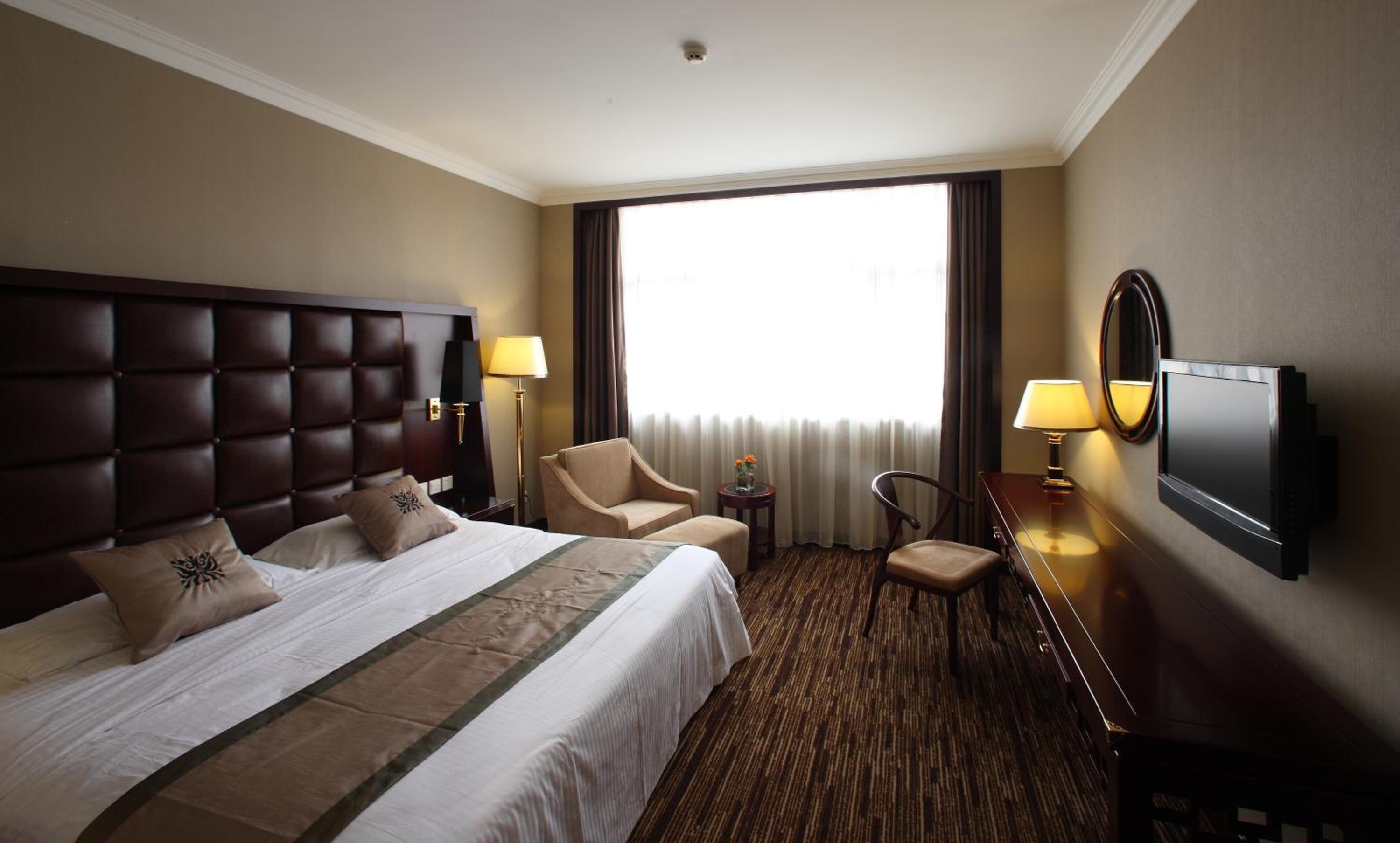 Business King Size Bed Room