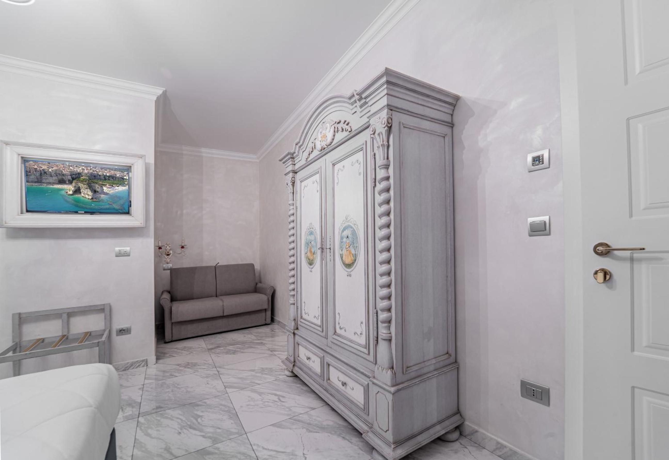 Deluxe Triple Room with Balcony