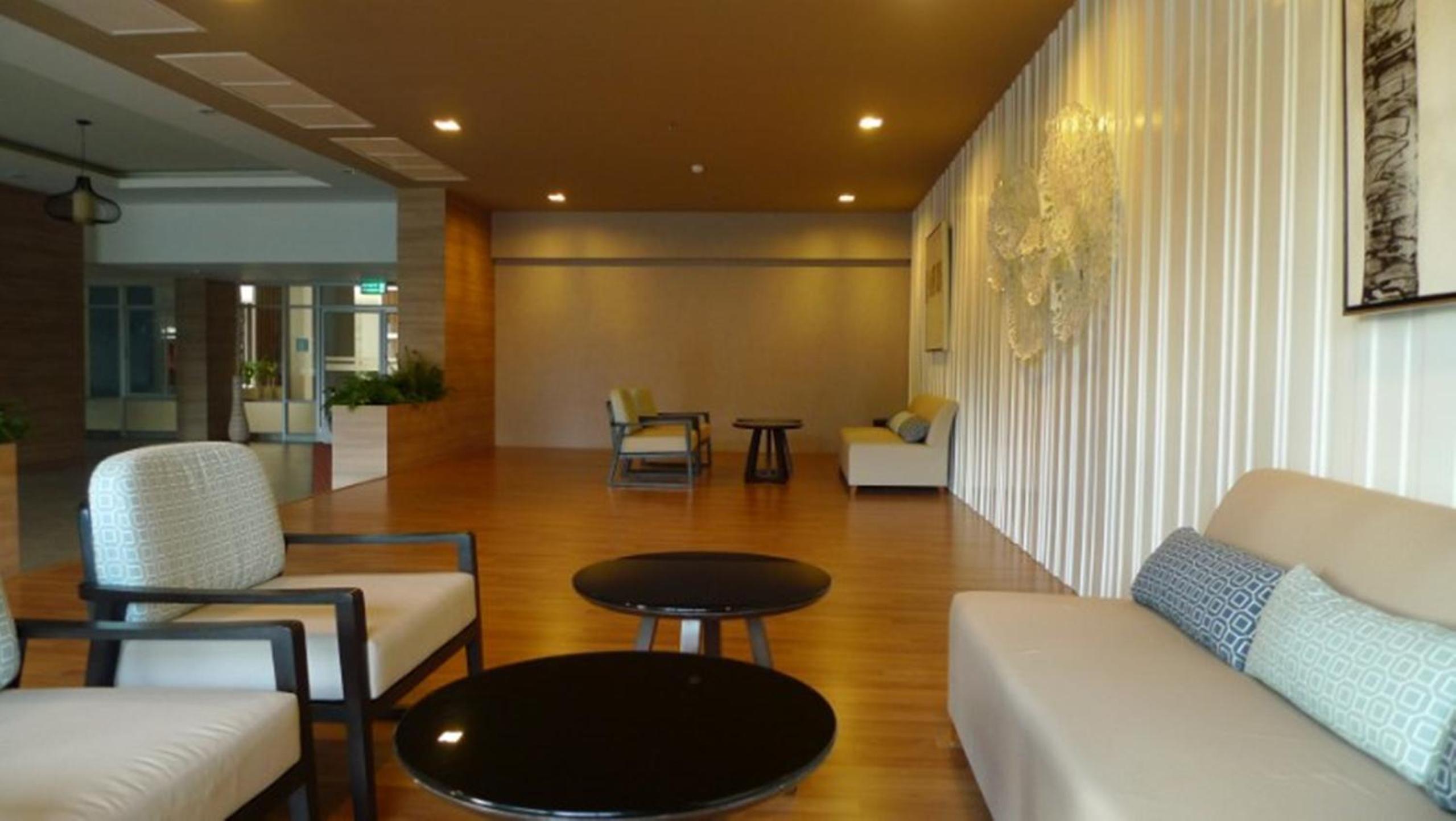 One-Bedroom Apartment with Sea View photo 1