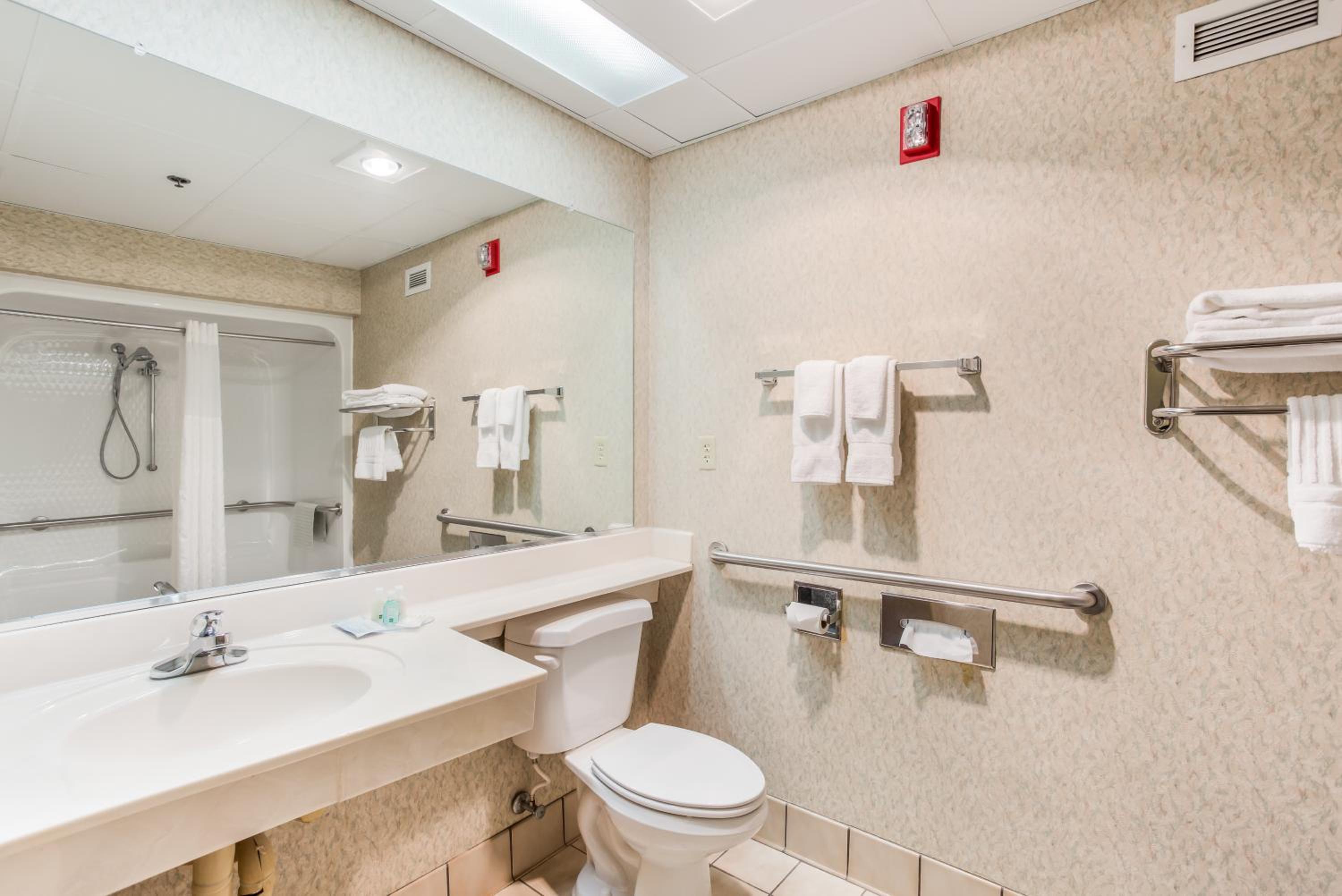 King Room - Accessible/Non-Smoking