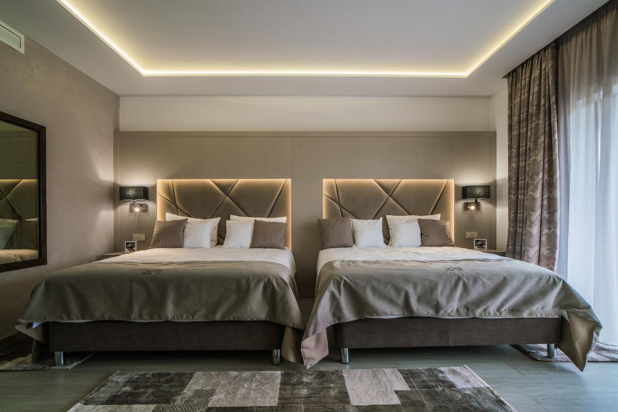 Junior Suite with Balcony - Photo 1