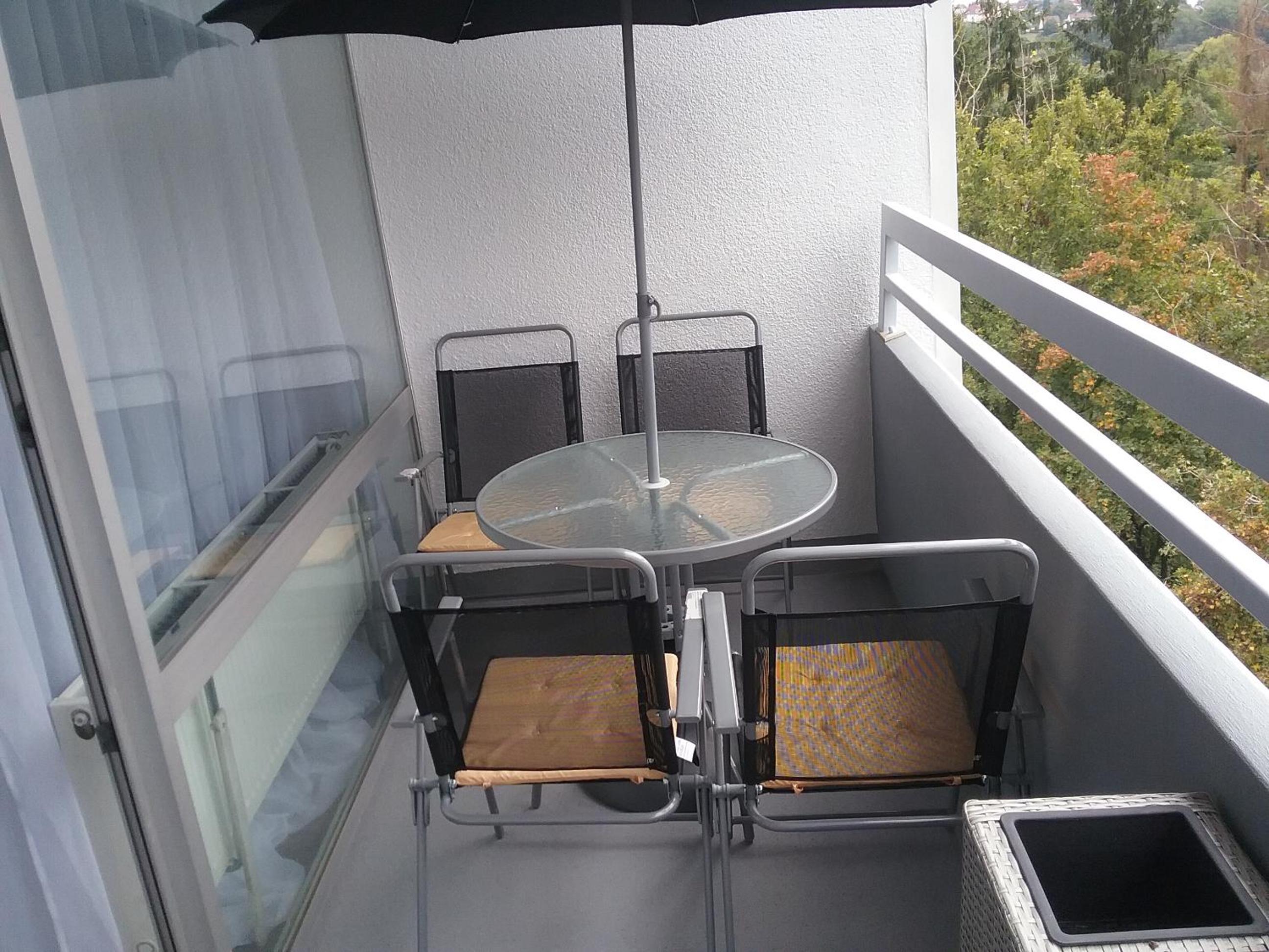 Apartment with Balcony - Photo 12