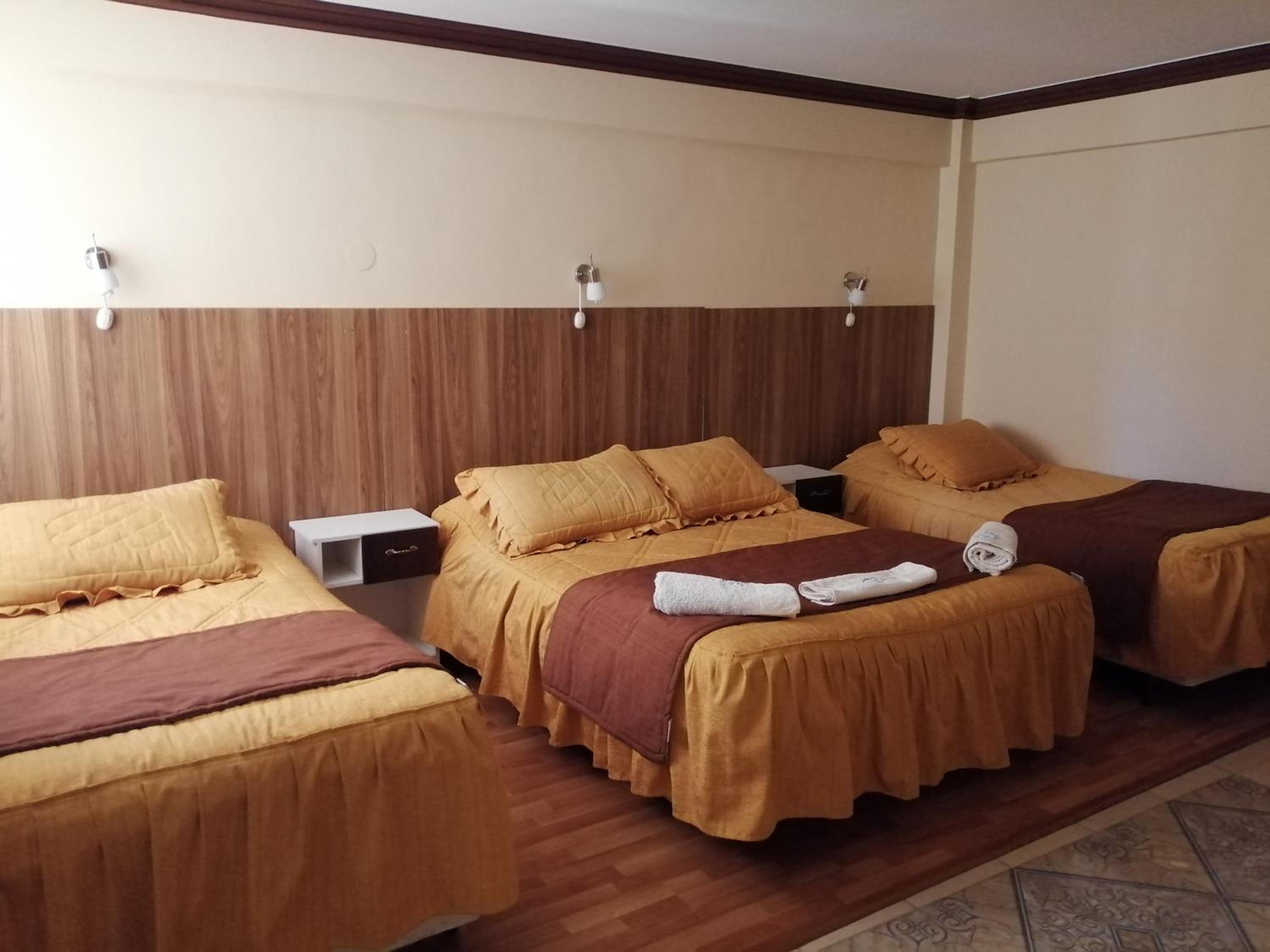 Quadruple Room with Private Bathroom photo 1
