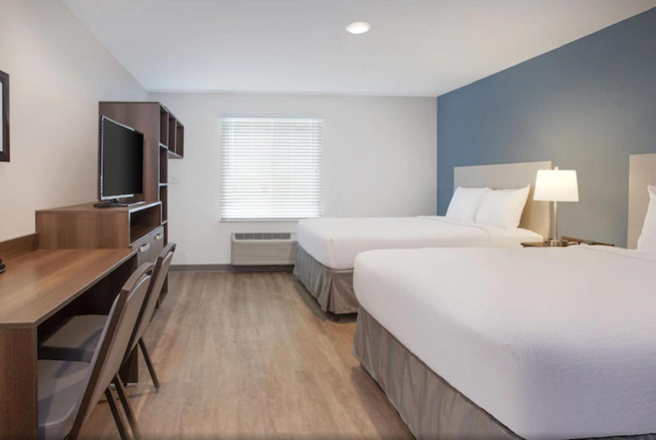Queen Room with Two Queen Beds - Accessible/Non-Smoking  - Photo 10