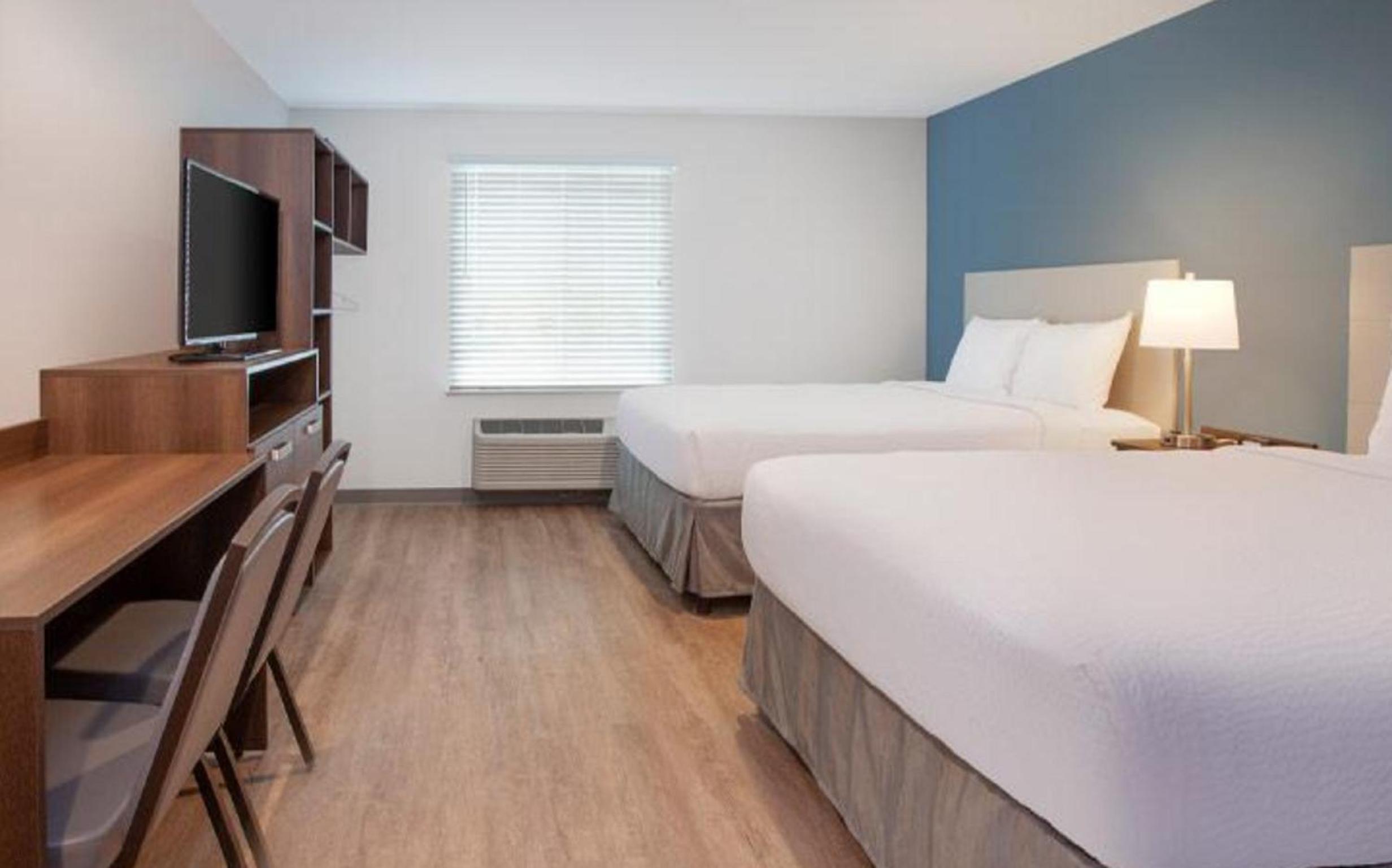 Queen Room with Two Queen Beds - Accessible/Non-Smoking  - Photo 3