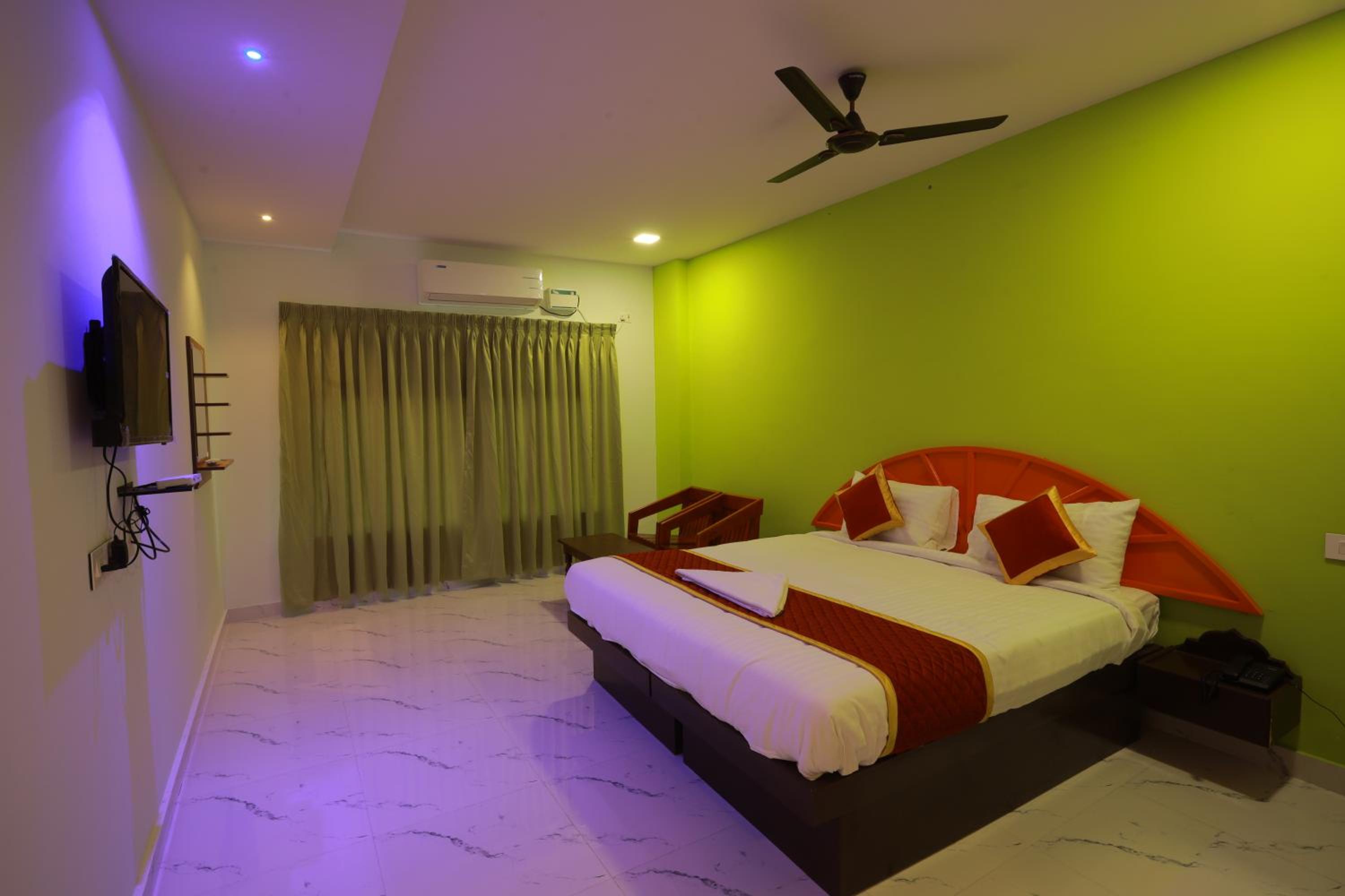 Deluxe Double Room - Photo 1
