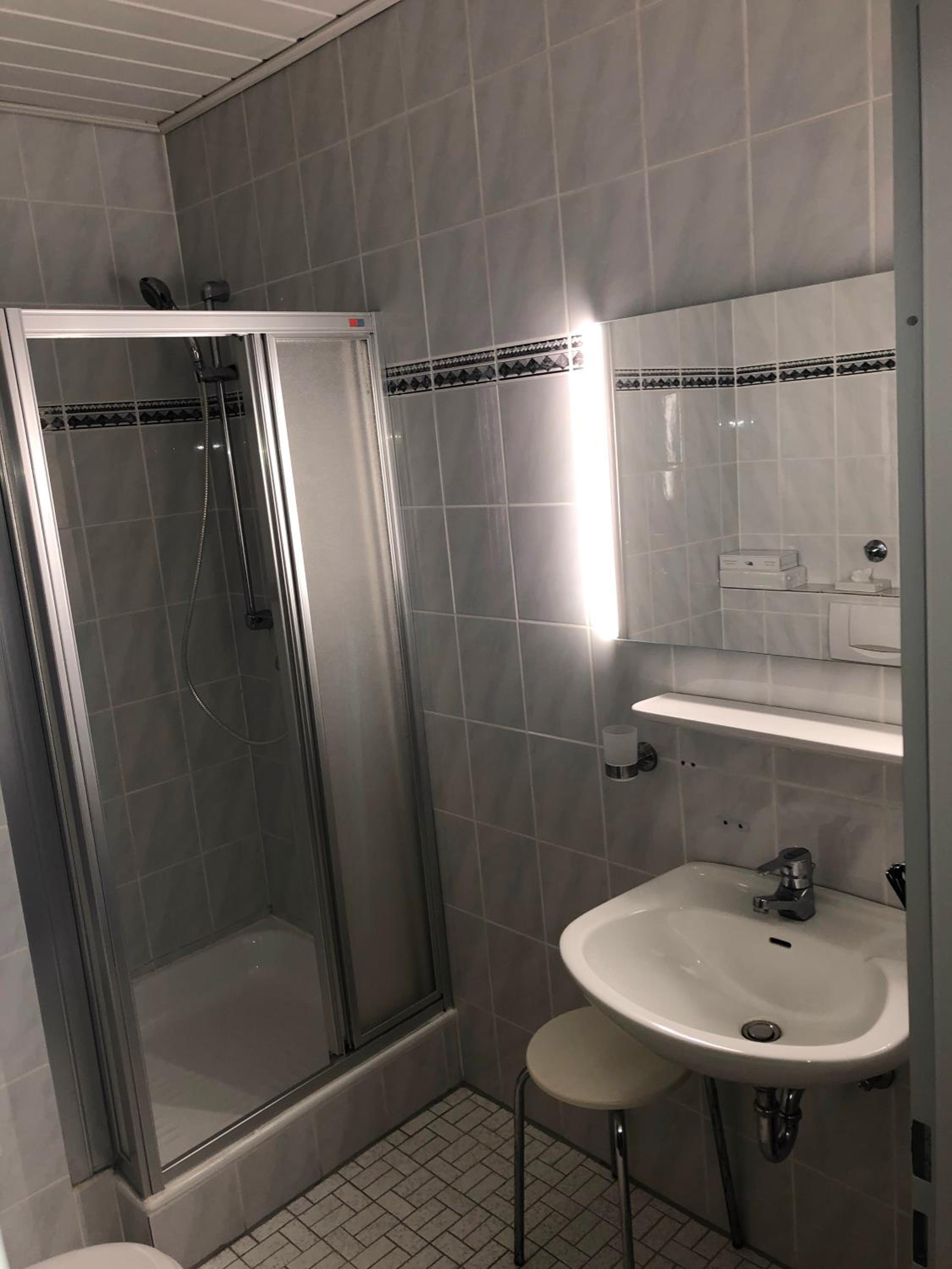 Double Room with Balcony - Photo 6