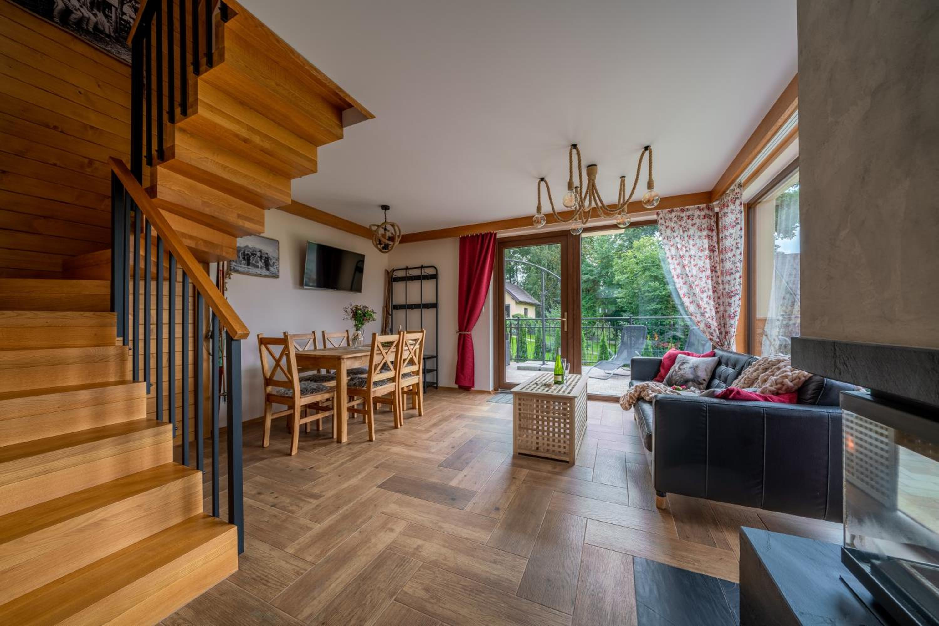Two-Bedroom House - Photo 1