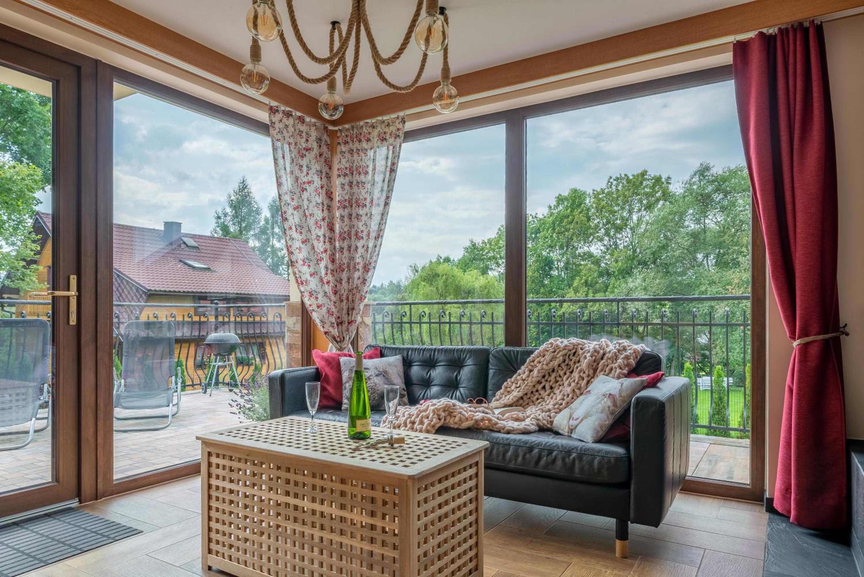 Two-Bedroom House - Photo 8