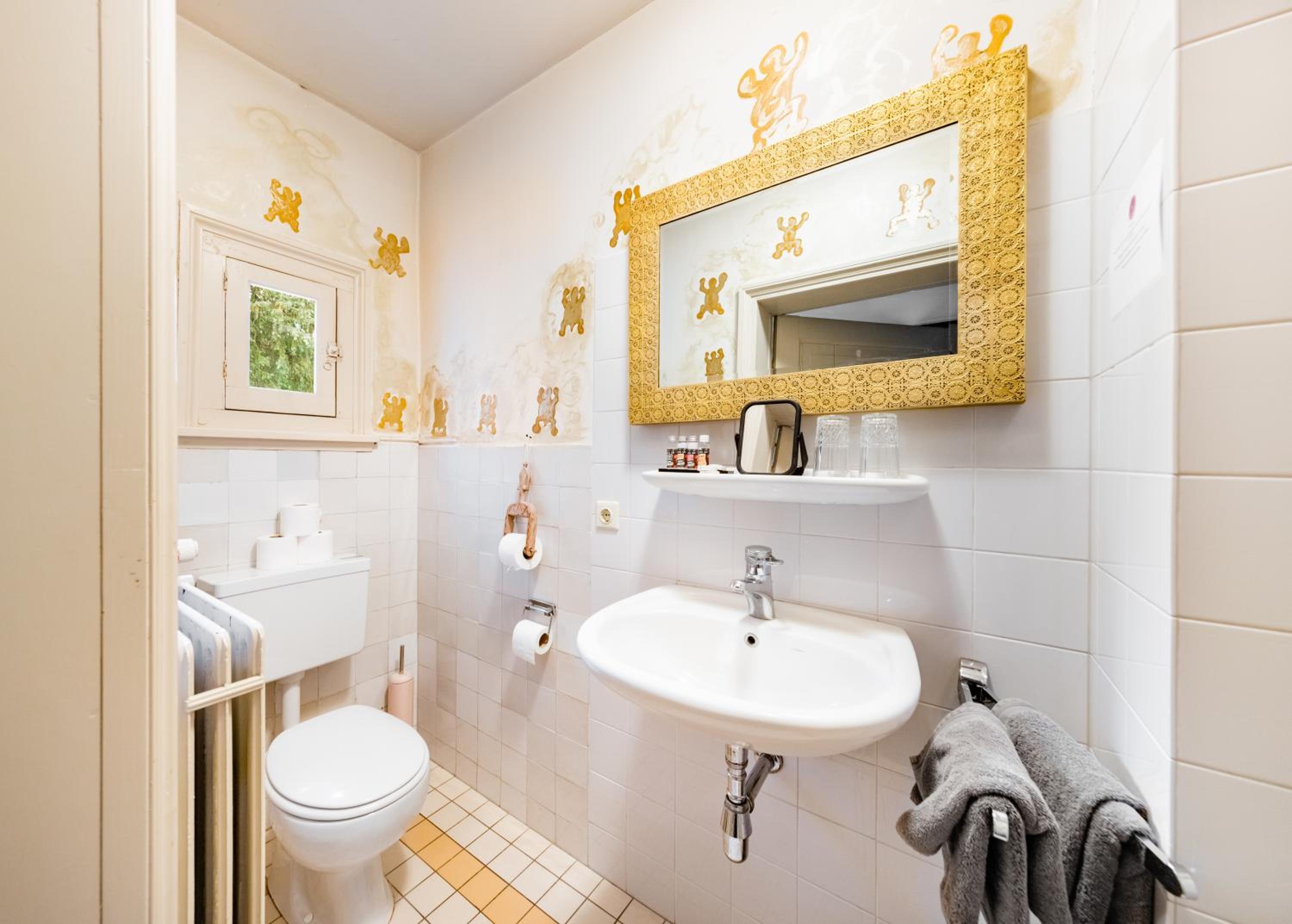 Deluxe Double Room with Shower photo 3