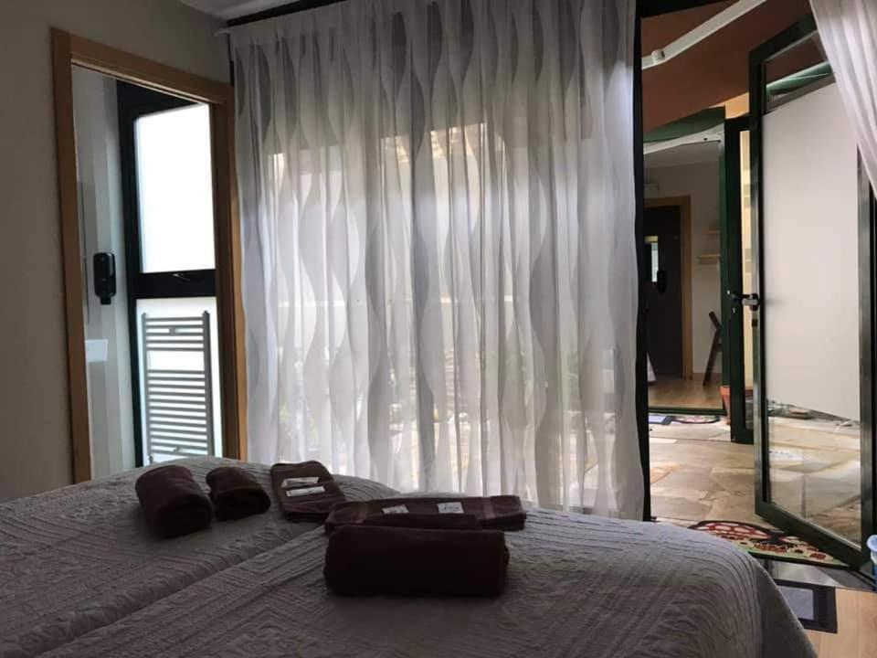 Twin Room with Private Bathroom photo 2