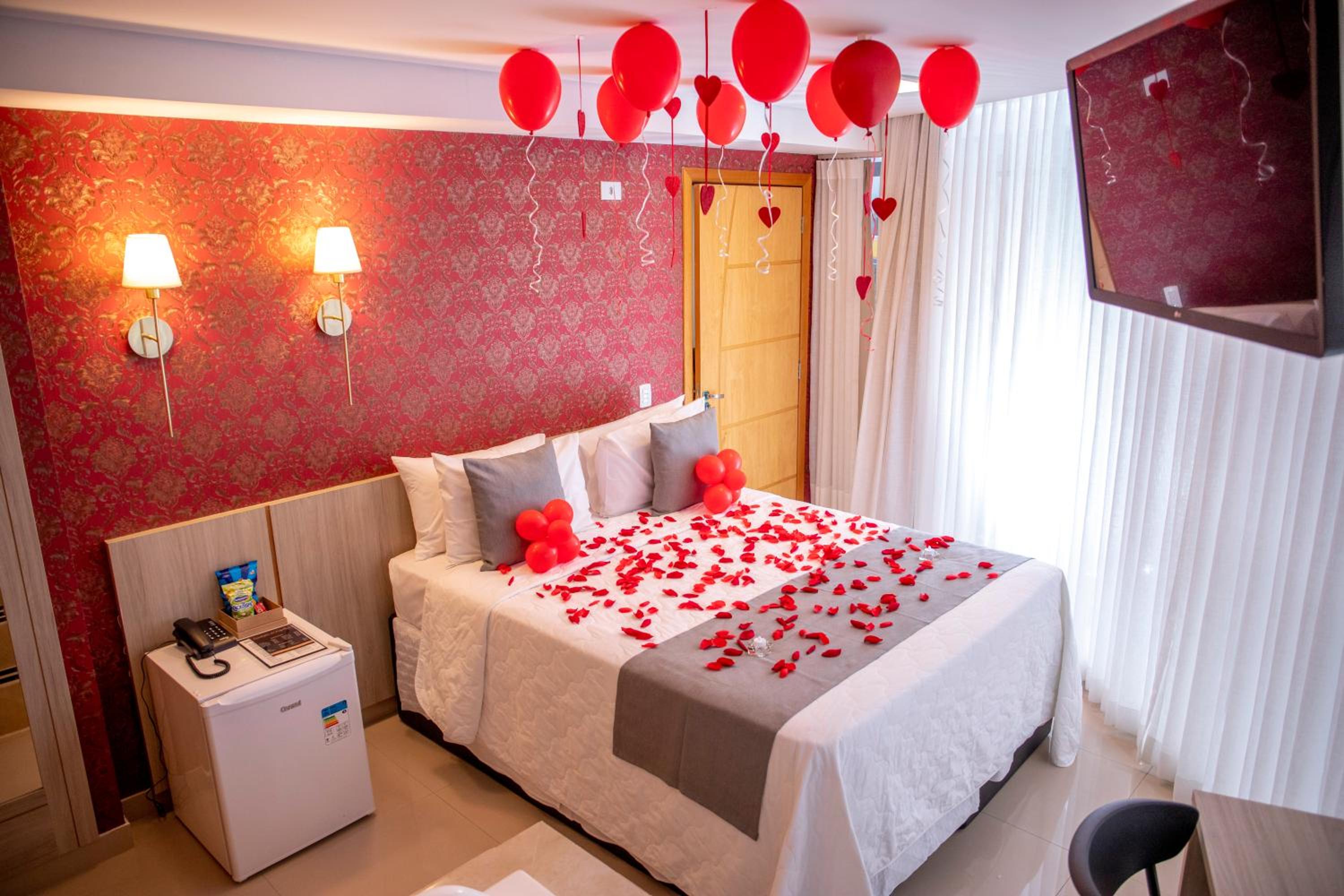 Deluxe Suite with Spa Bath - Photo 5