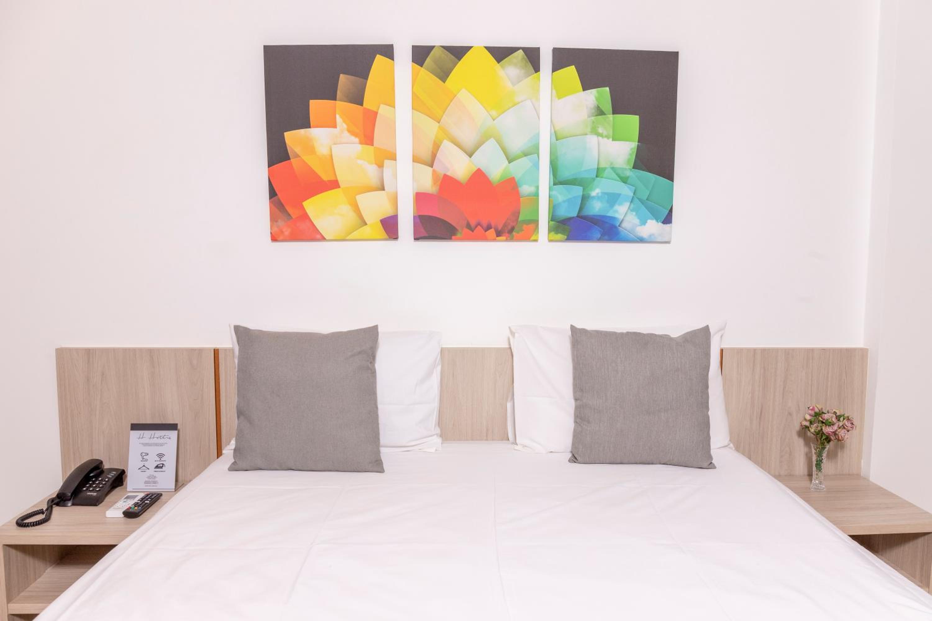 Standard Double Room - Photo 3