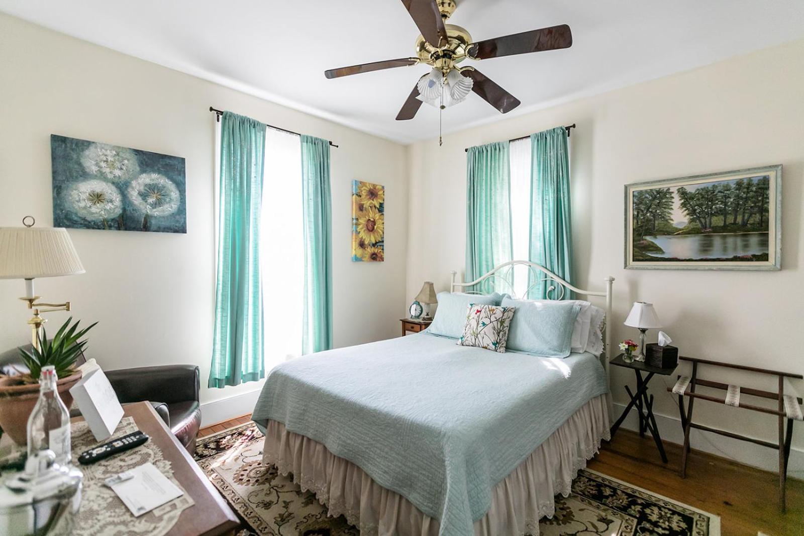 Deluxe Queen Room