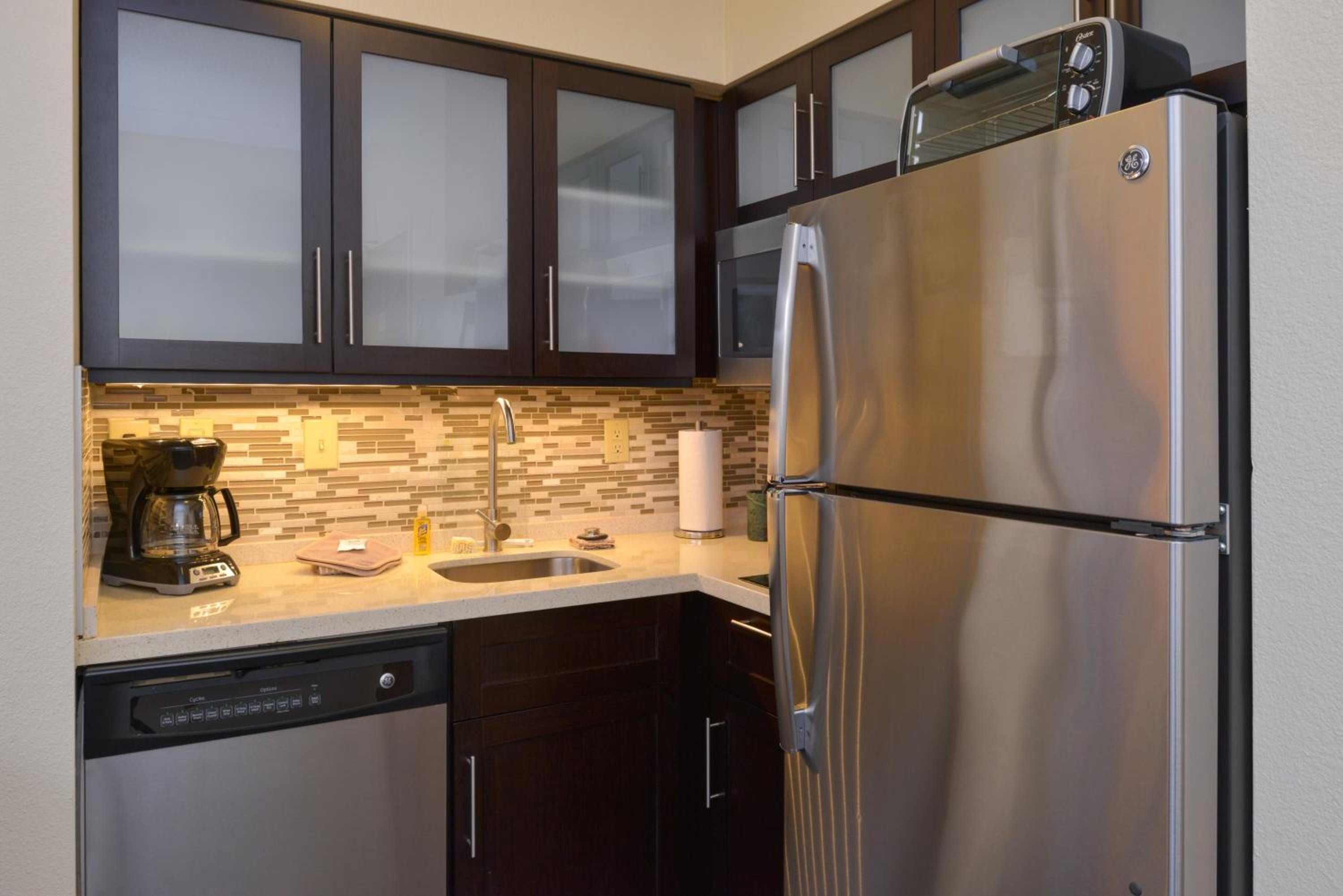 Studio Suite - Photo 2