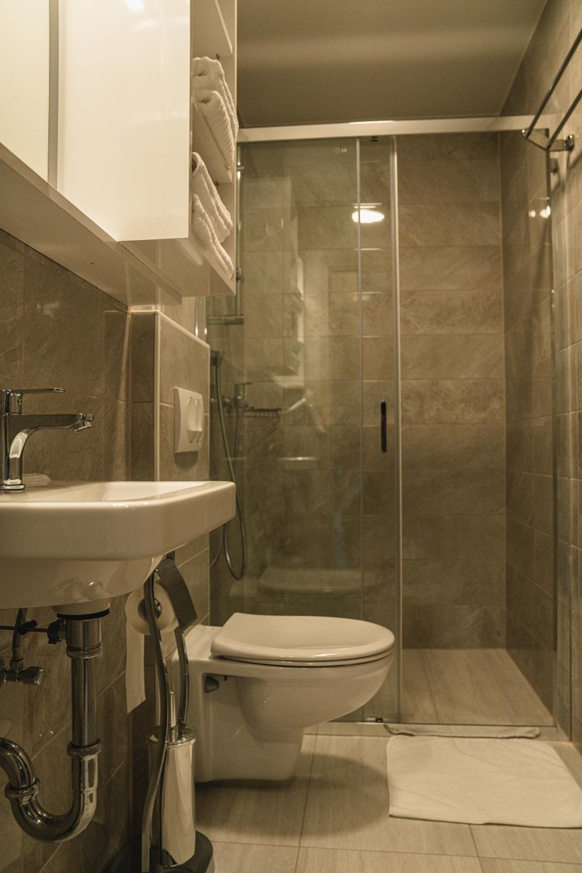 Deluxe Double Room - Photo 7