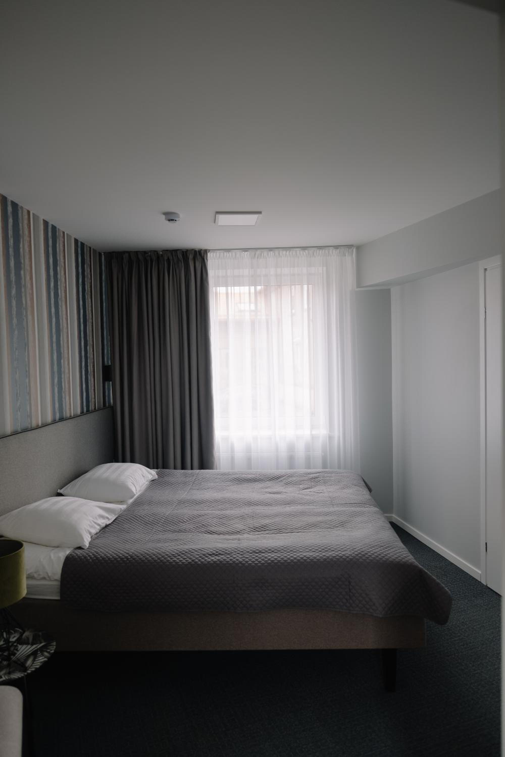 Large Double Room - Photo 2