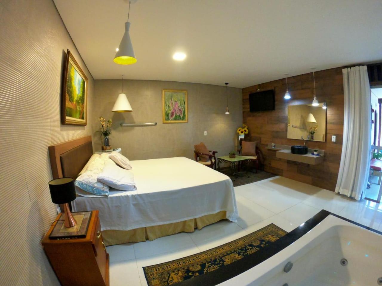 Suite with Spa Bath - Photo 11
