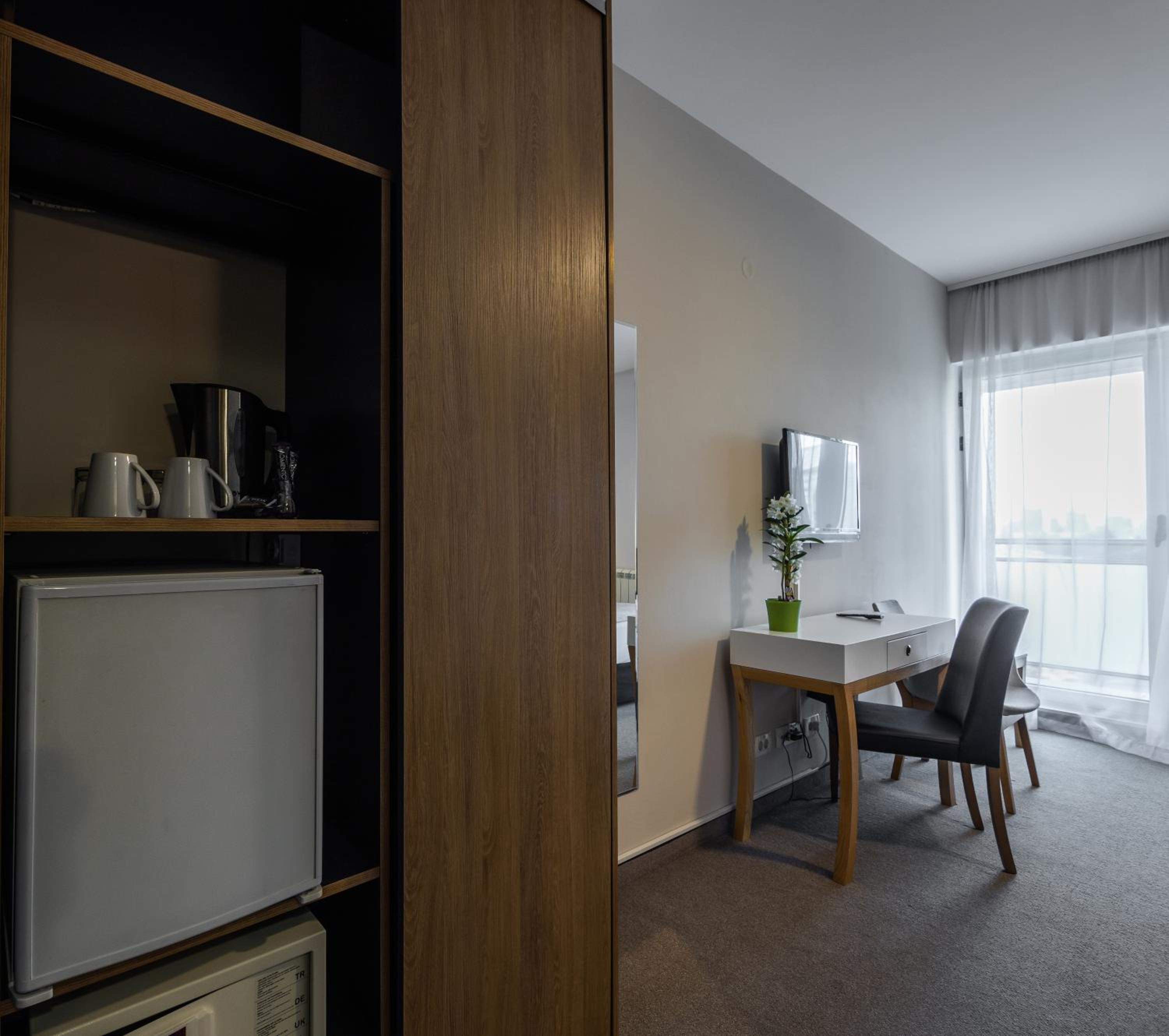 Special Offer – Superior Double Or Twin Room With Round Airport Transfer photo 2