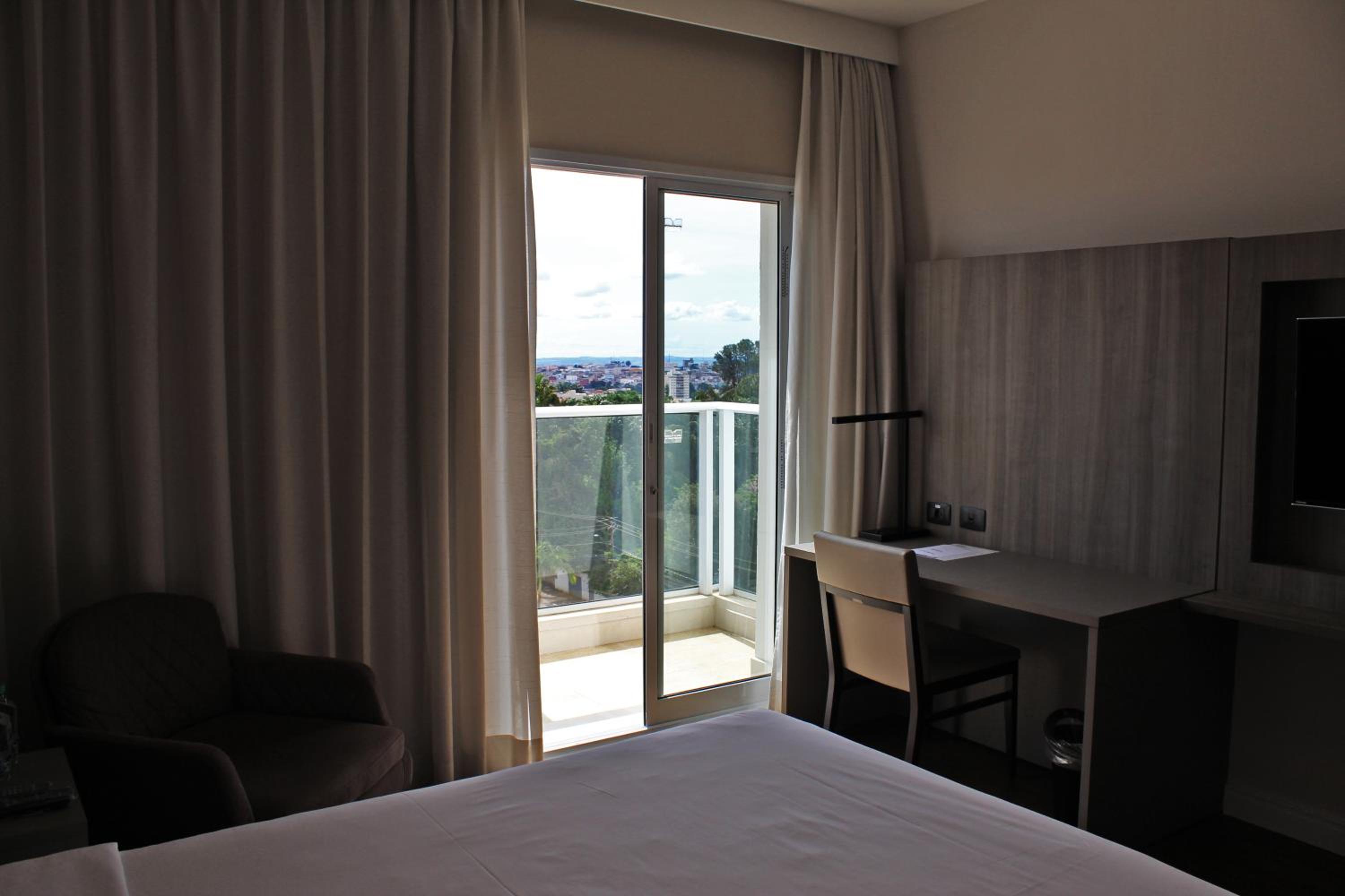Deluxe King Room photo 2