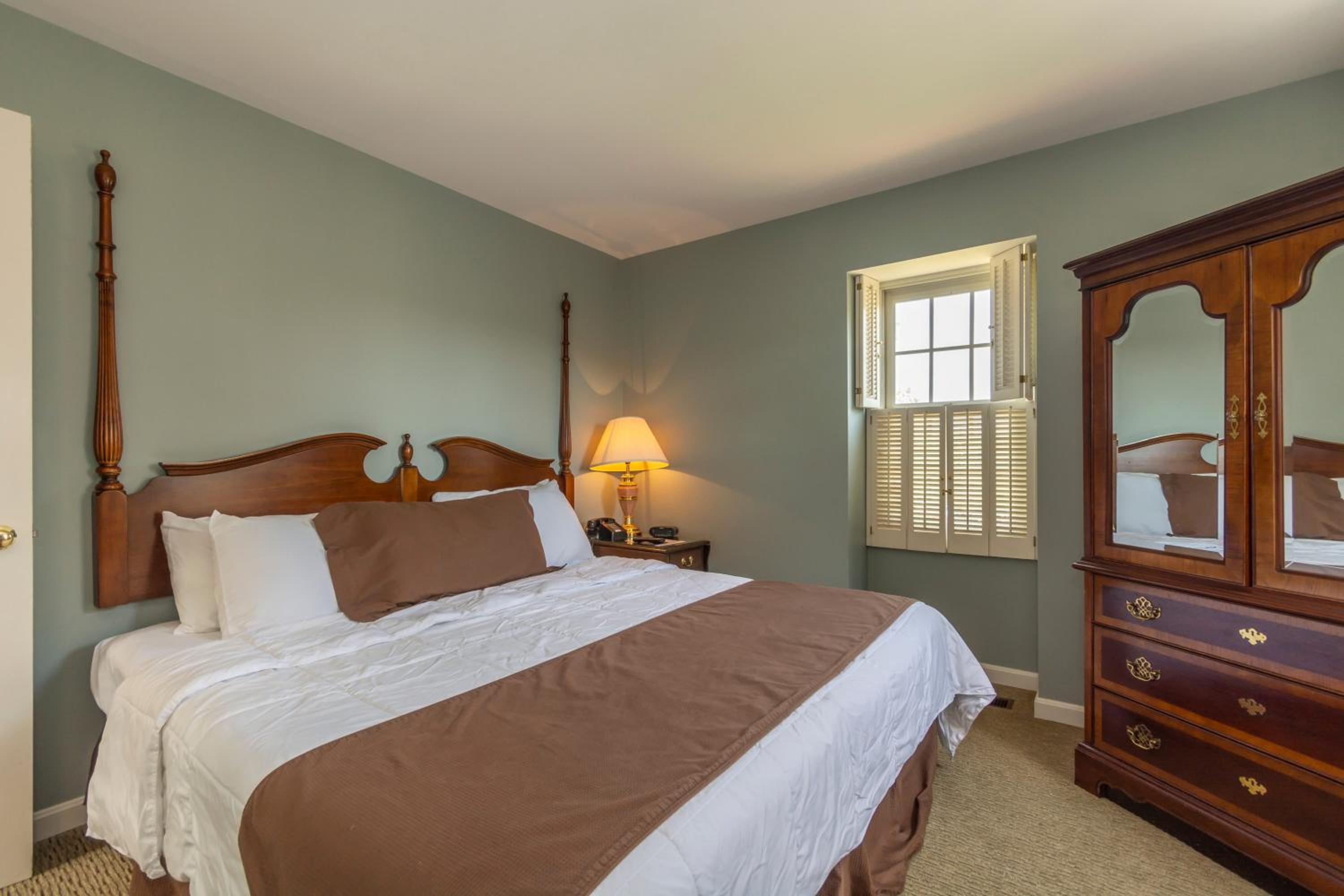 King Suite - Second Floor - Photo 13