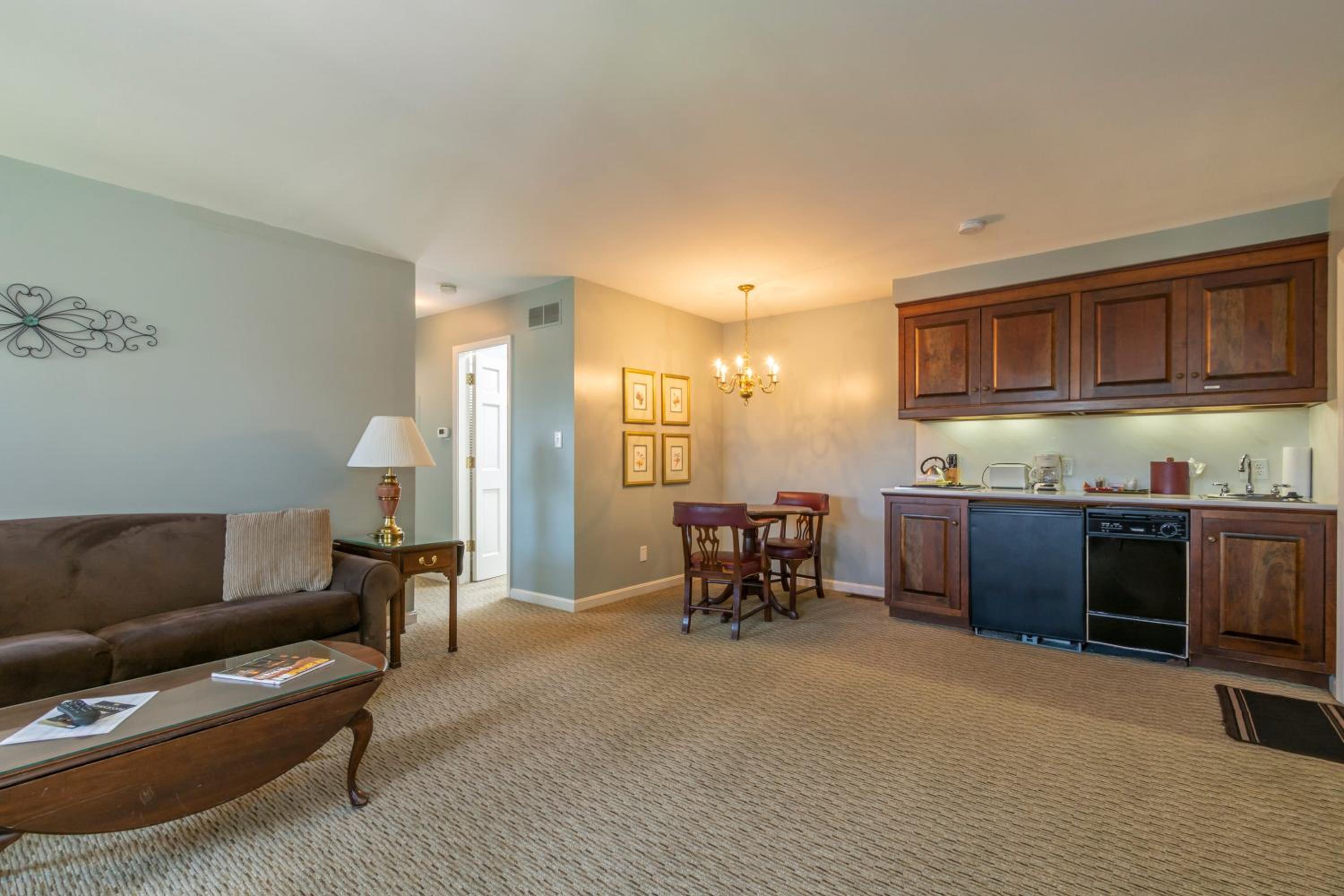 King Suite - Second Floor - Photo 10