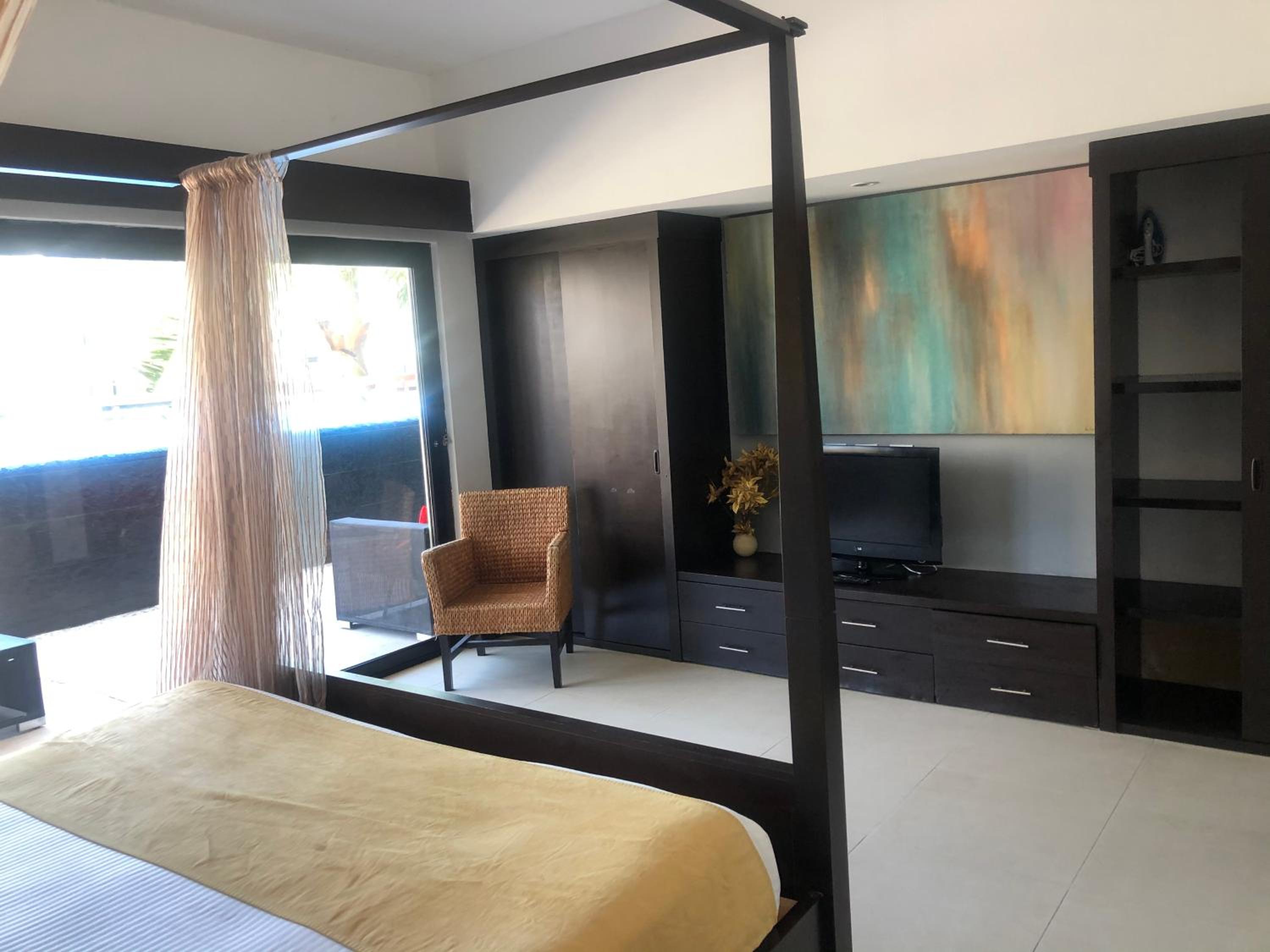 Suite With Private Pool