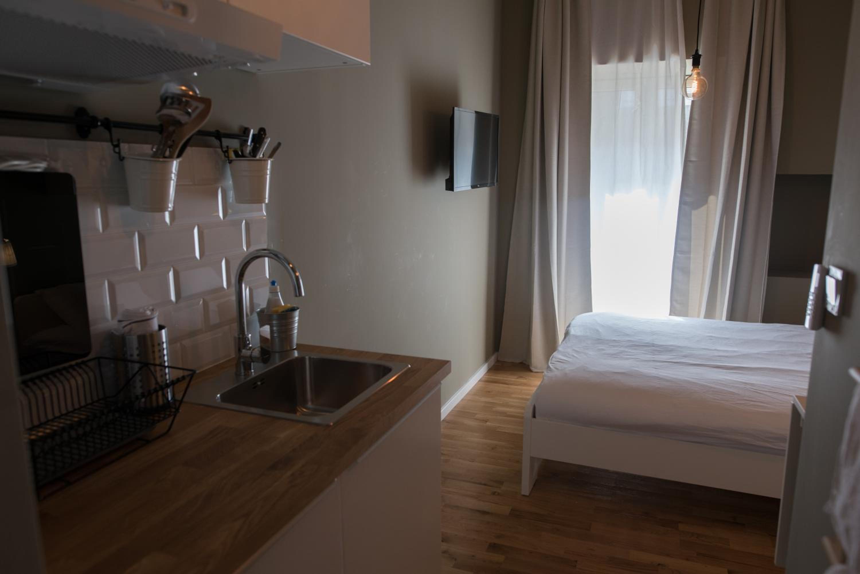 One-Bedroom Apartment - Photo 12