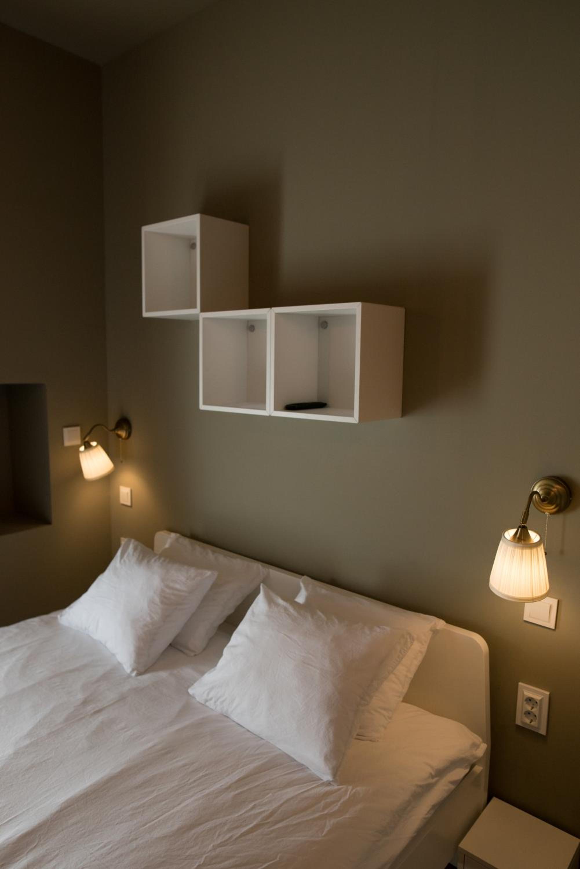 One-Bedroom Apartment - Photo 11
