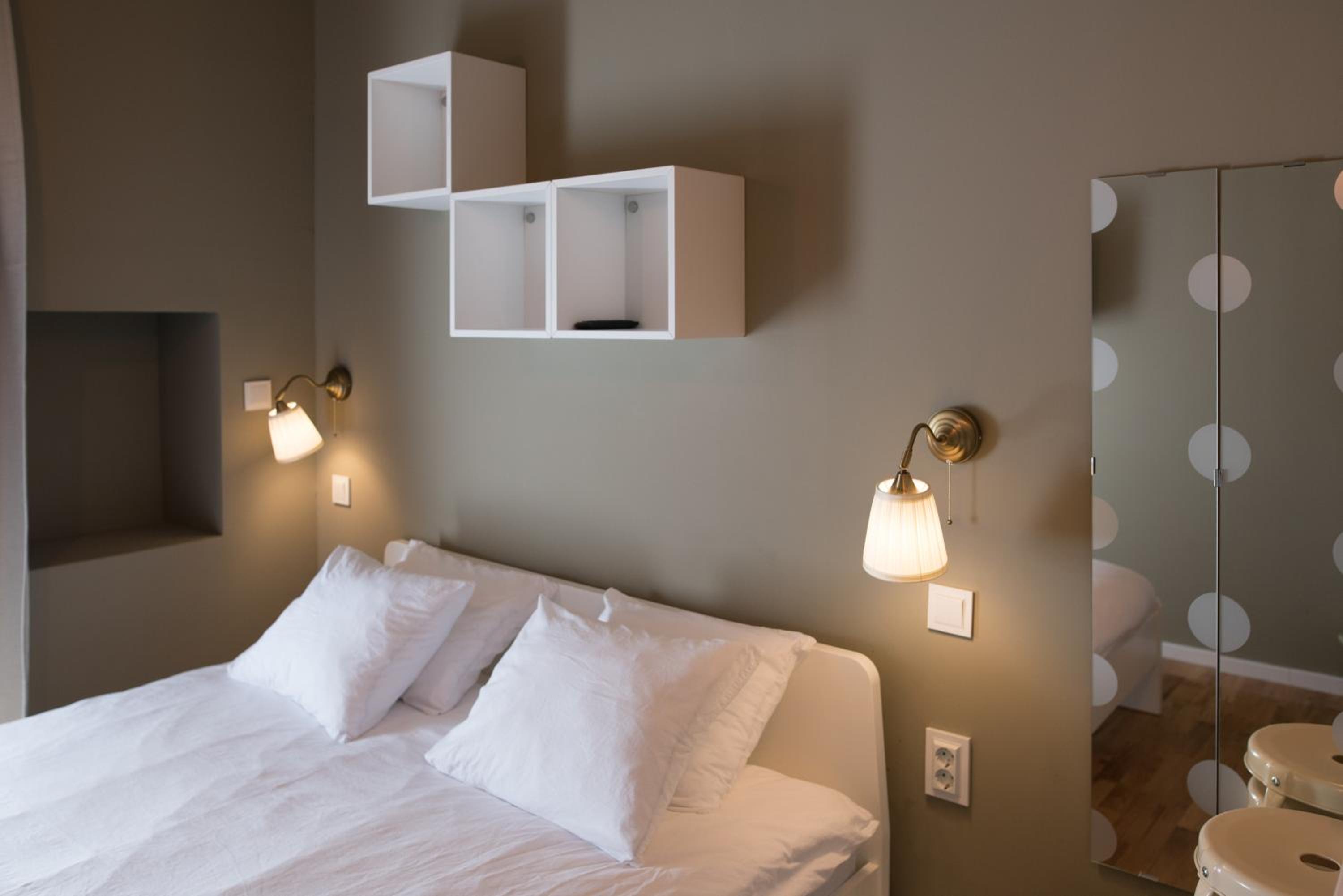 One-Bedroom Apartment - Photo 8