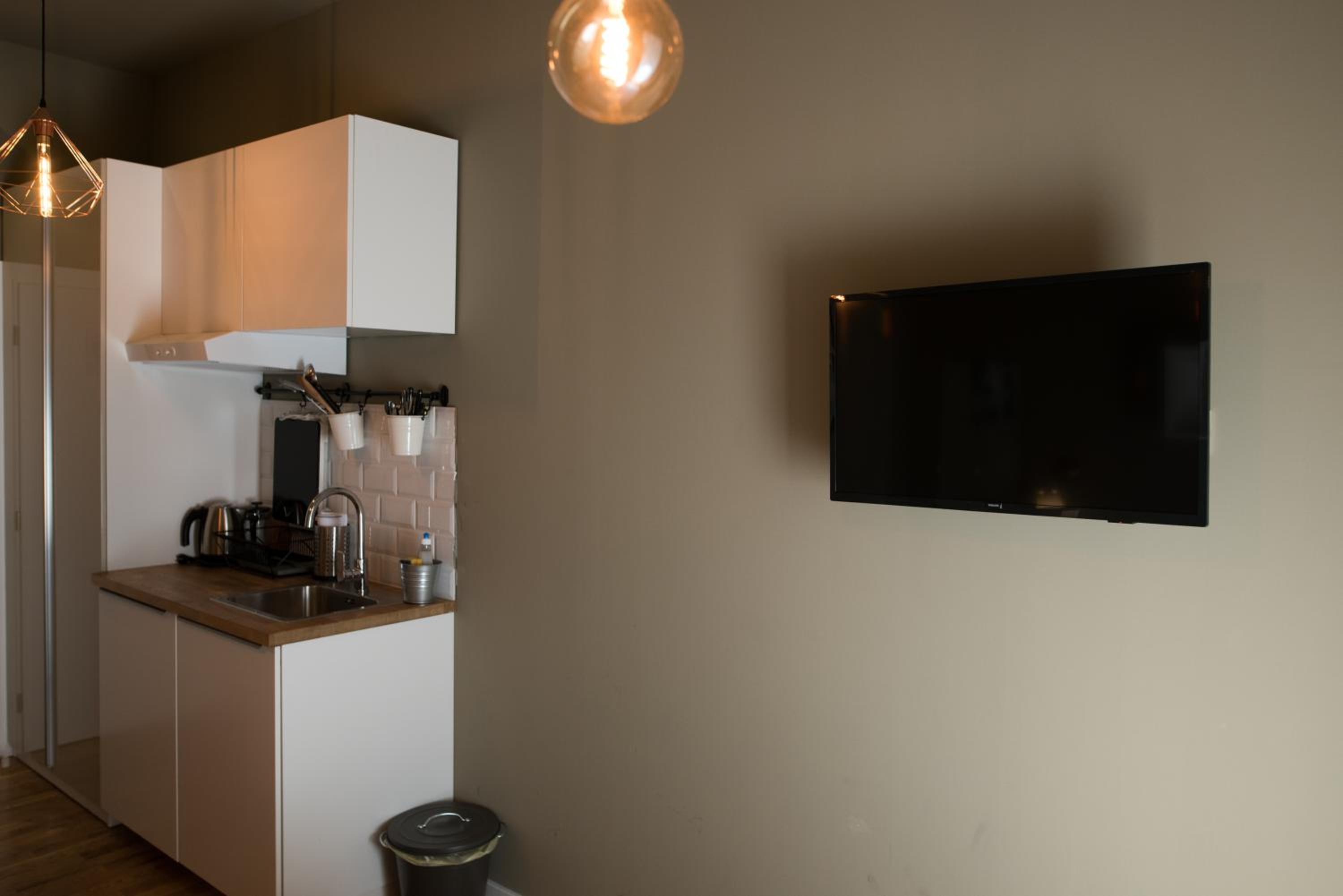 One-Bedroom Apartment - Photo 6