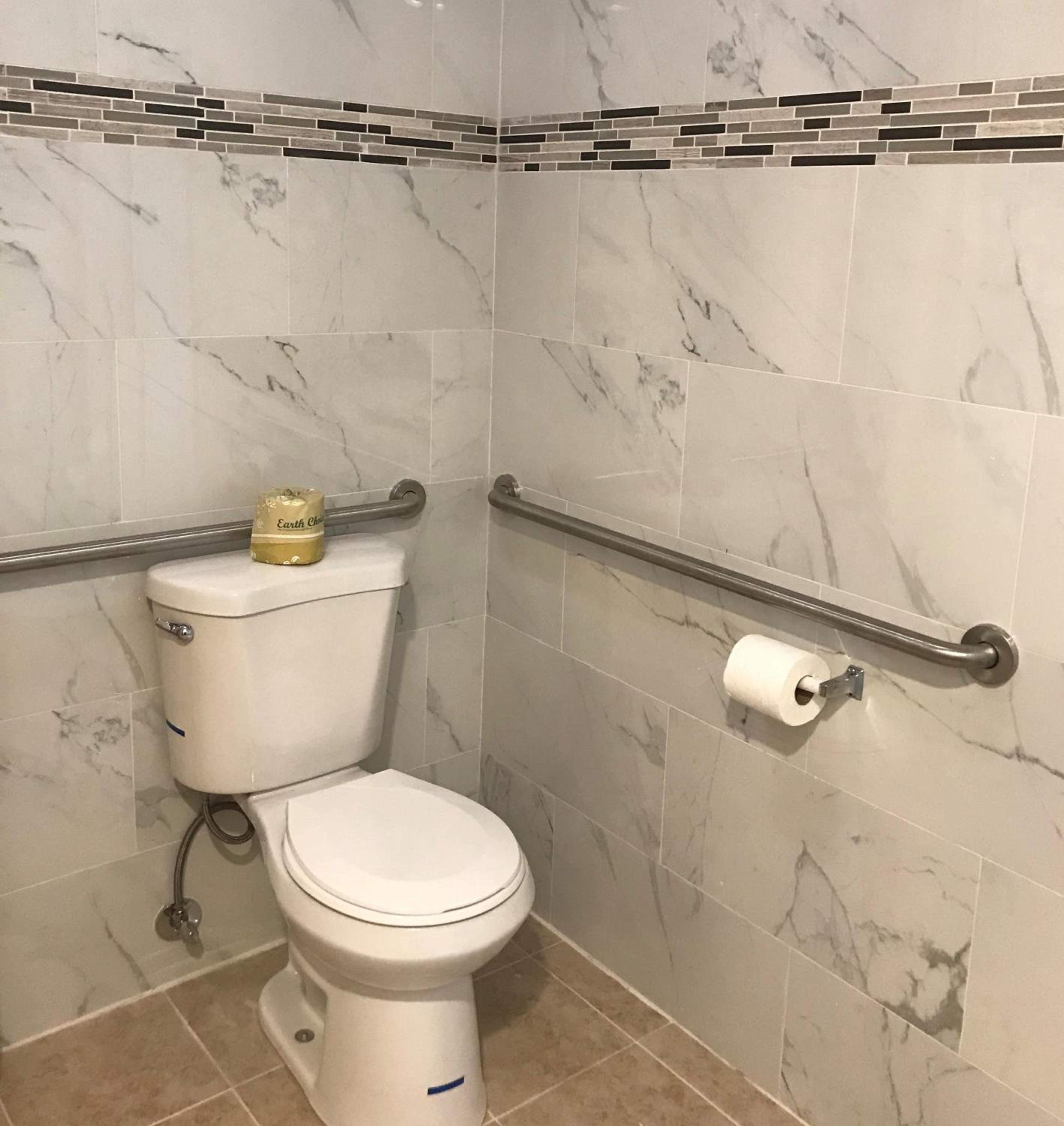 Single Room - Disability Access photo 3