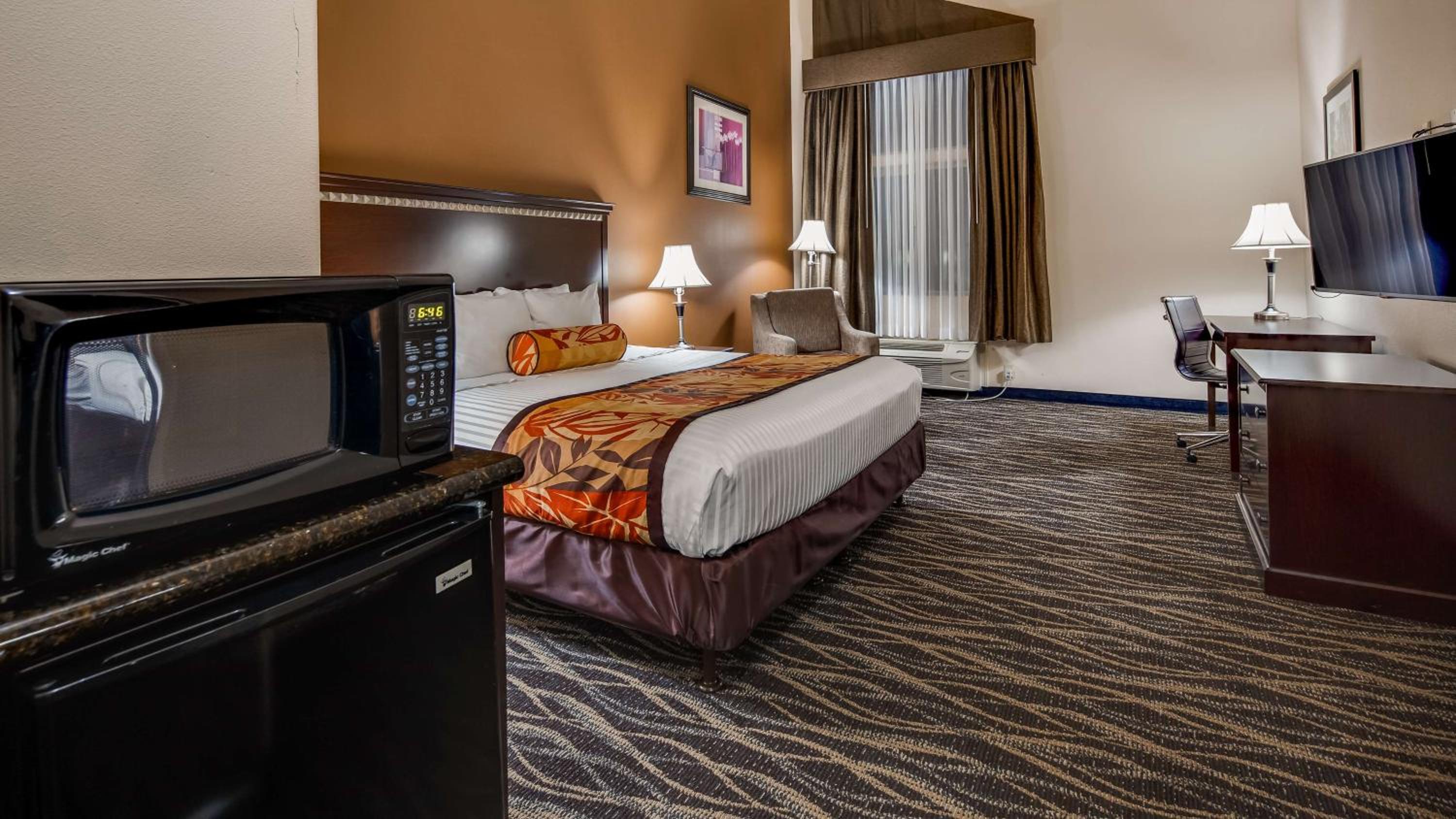 King Room with Spa Bath - Photo 2