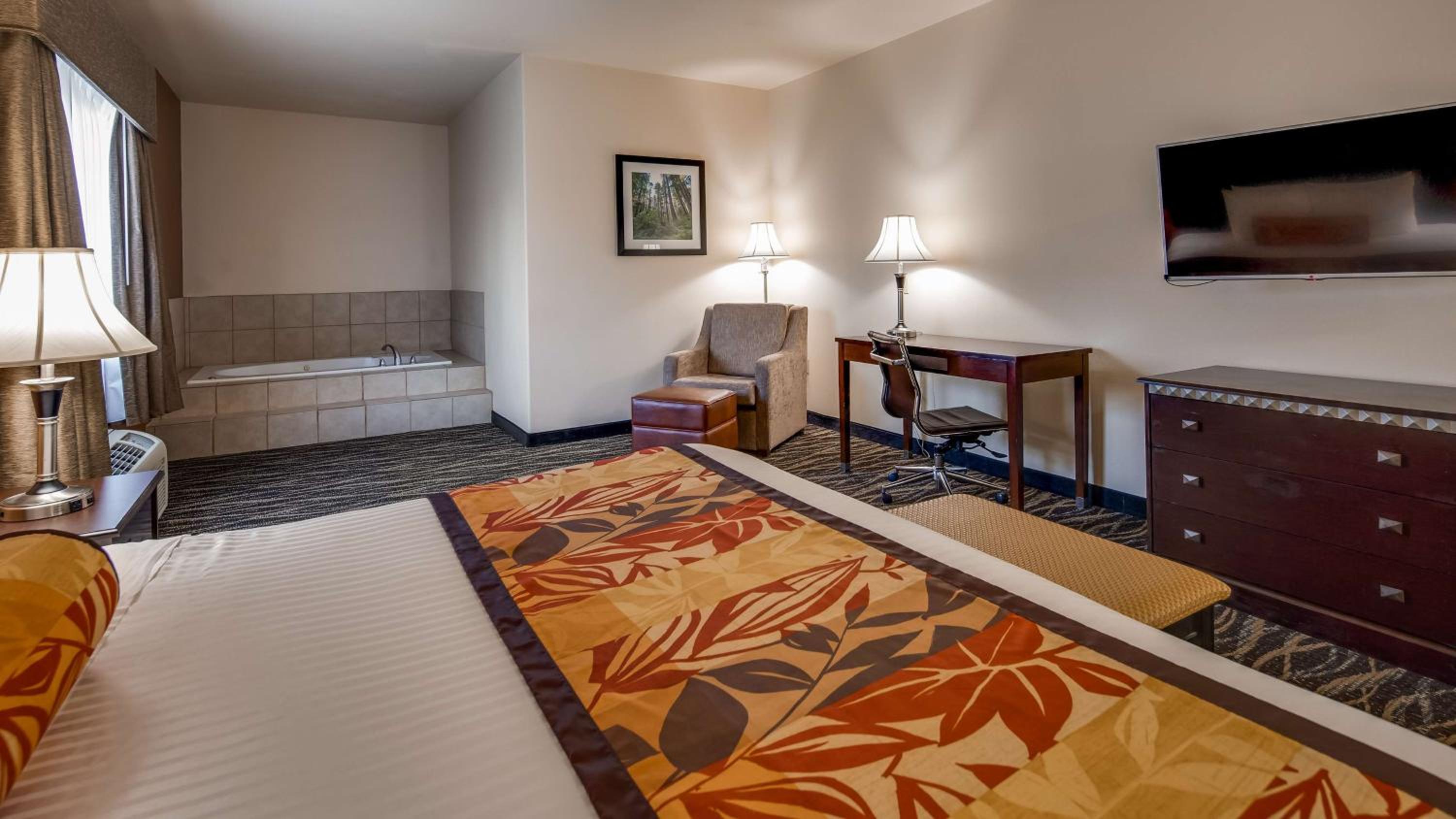 King Room - Non-Smoking - Photo 2