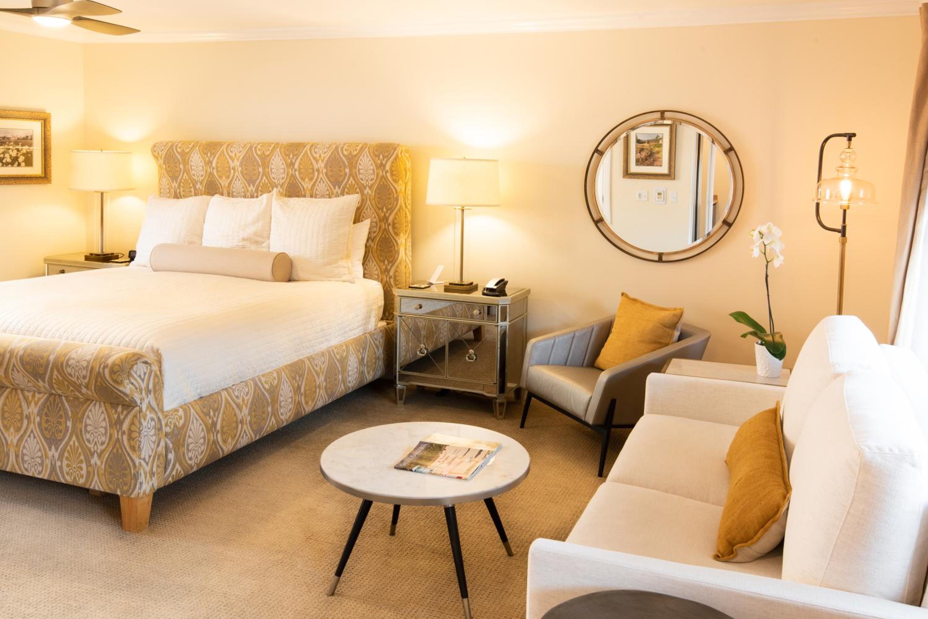 Deluxe King Room with Spa Bath - 2A - Photo 1
