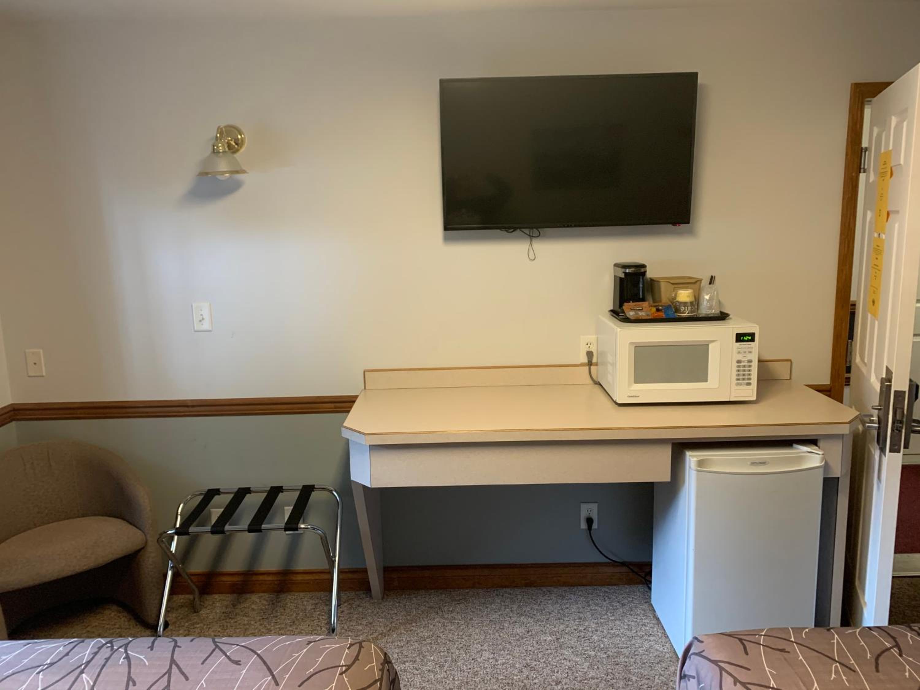 Triple Suite with Double and Twin Bed photo 2