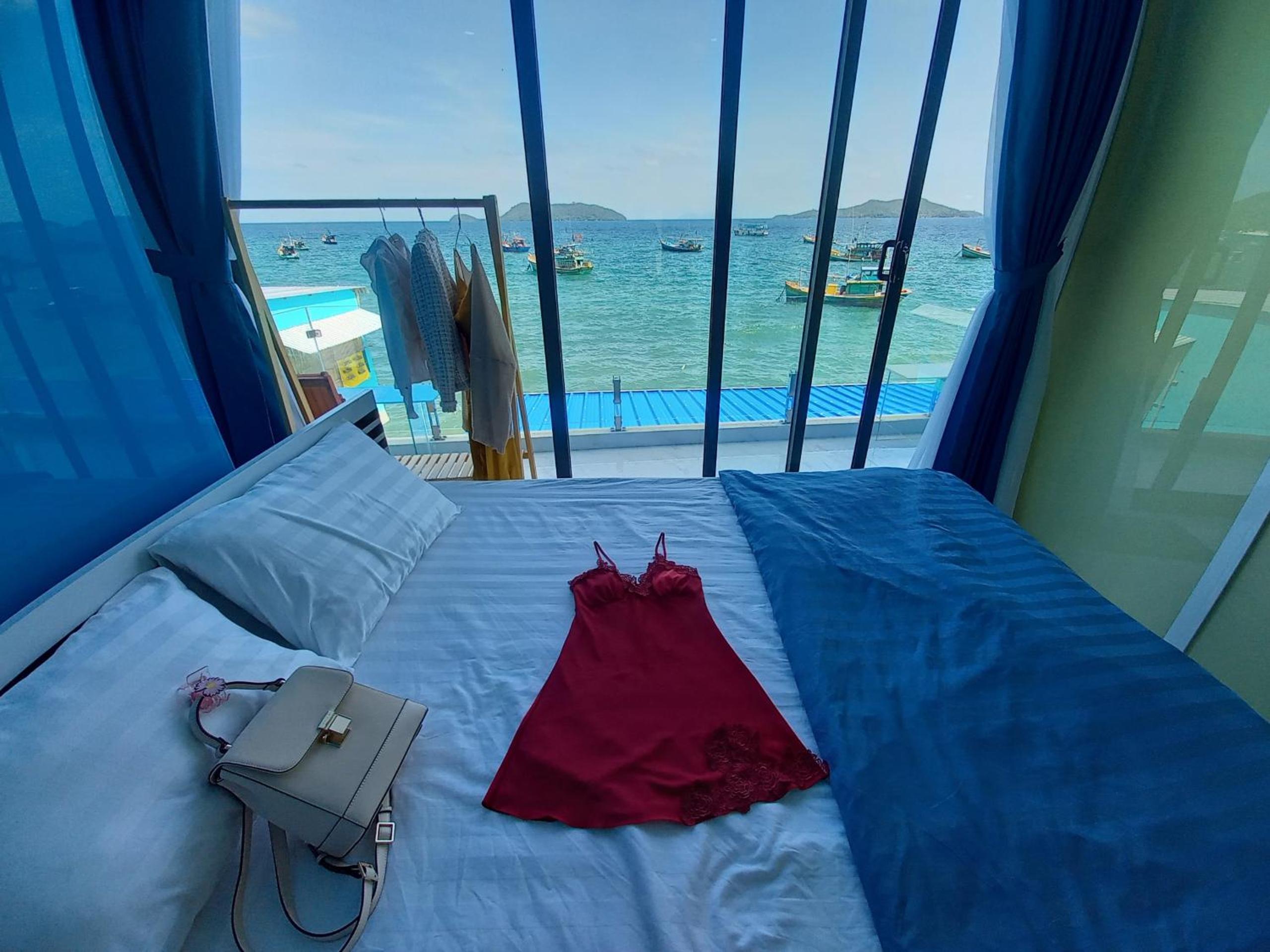Double Room with Balcony and Sea View photo 3