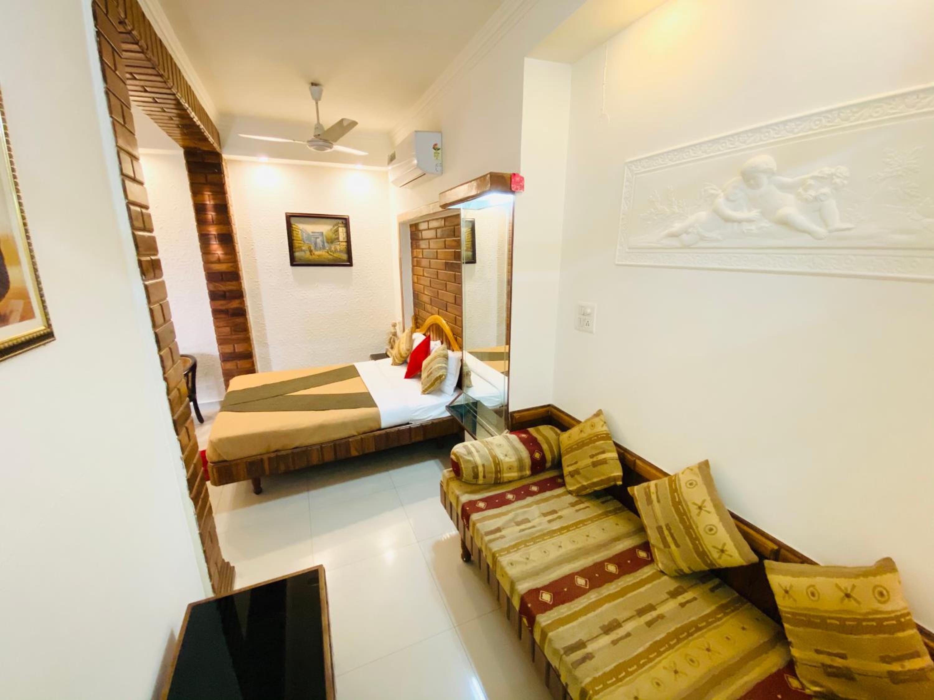 Superior Suite - Photo 5
