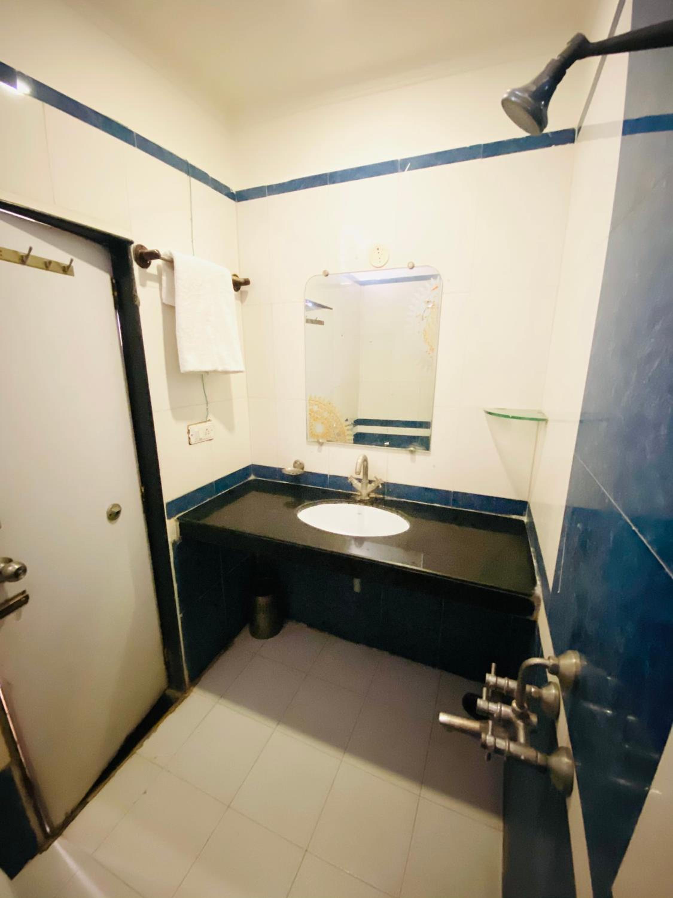 Superior Suite - Photo 3