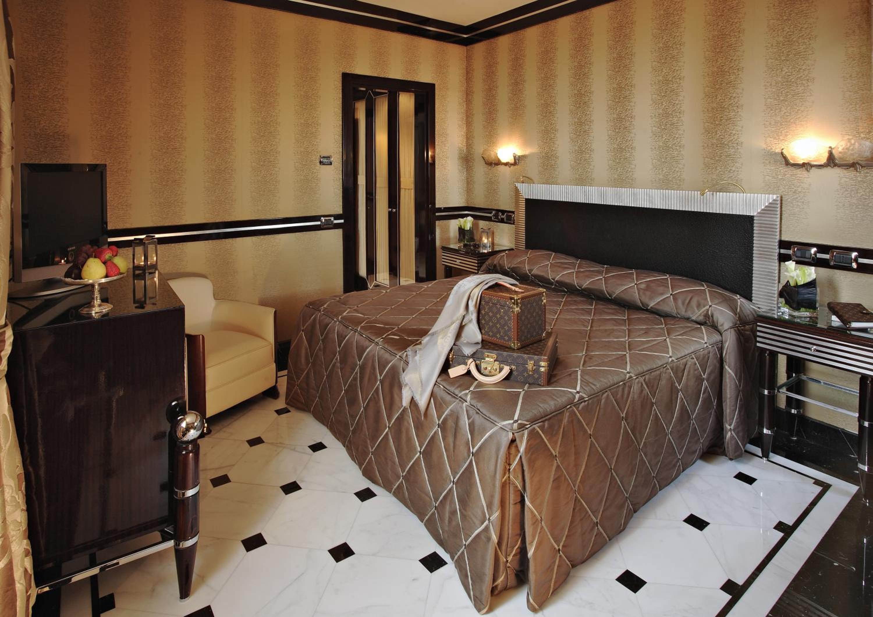 Suite with Terrace - Photo 7