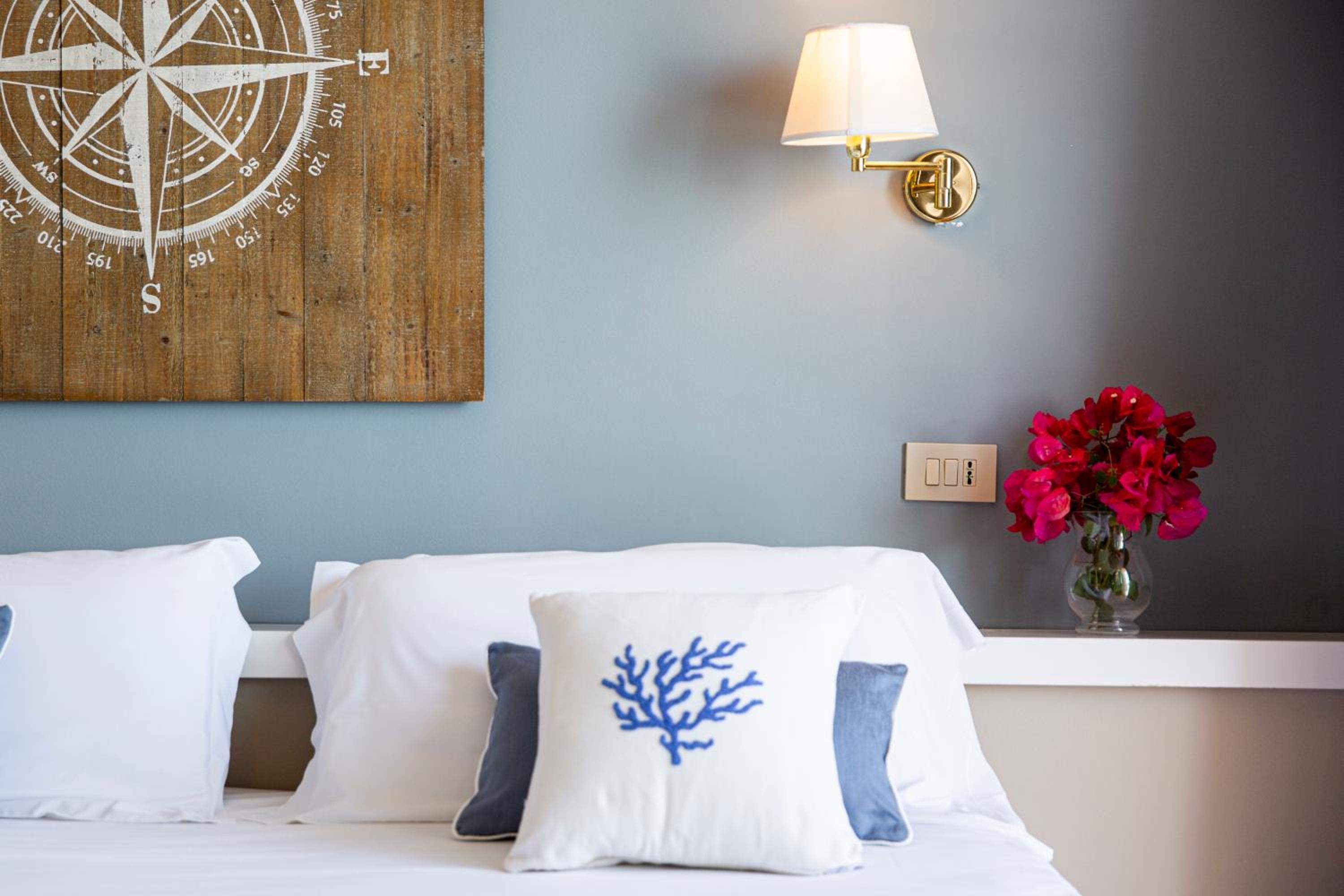 Triple Room with Balcony and Sea View - Photo 10