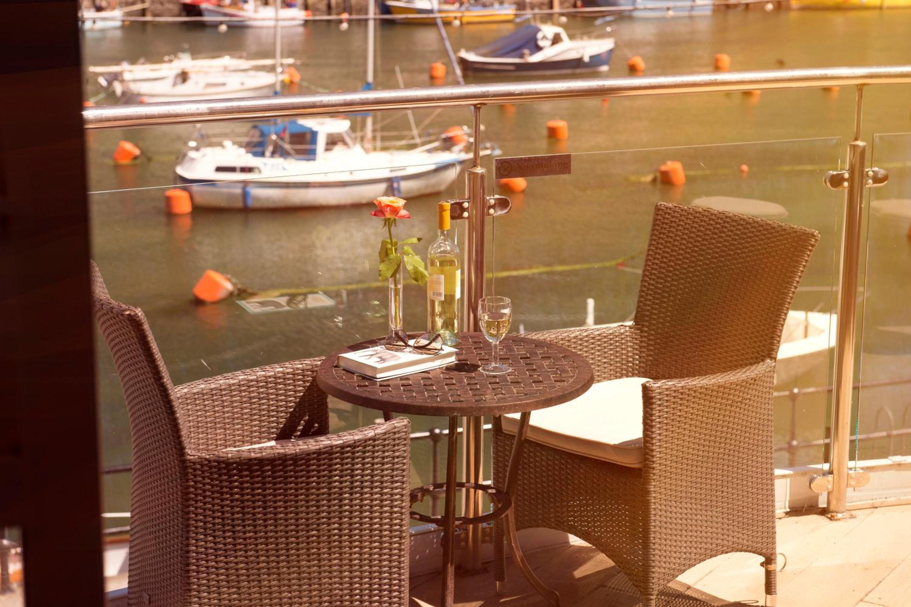 Double Room with Harbor View - Seaton photo 3