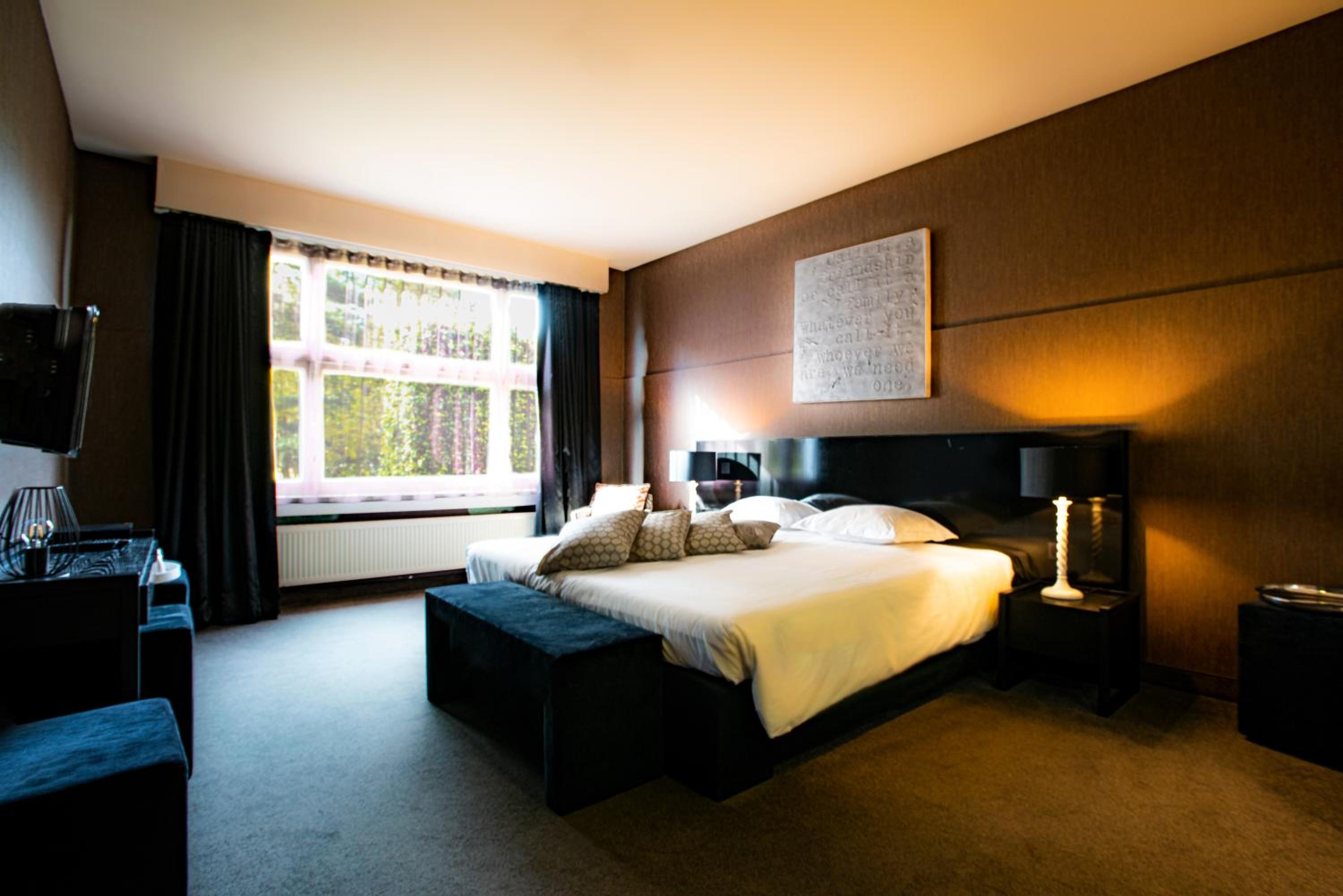 Deluxe Double Room with Bath photo 2