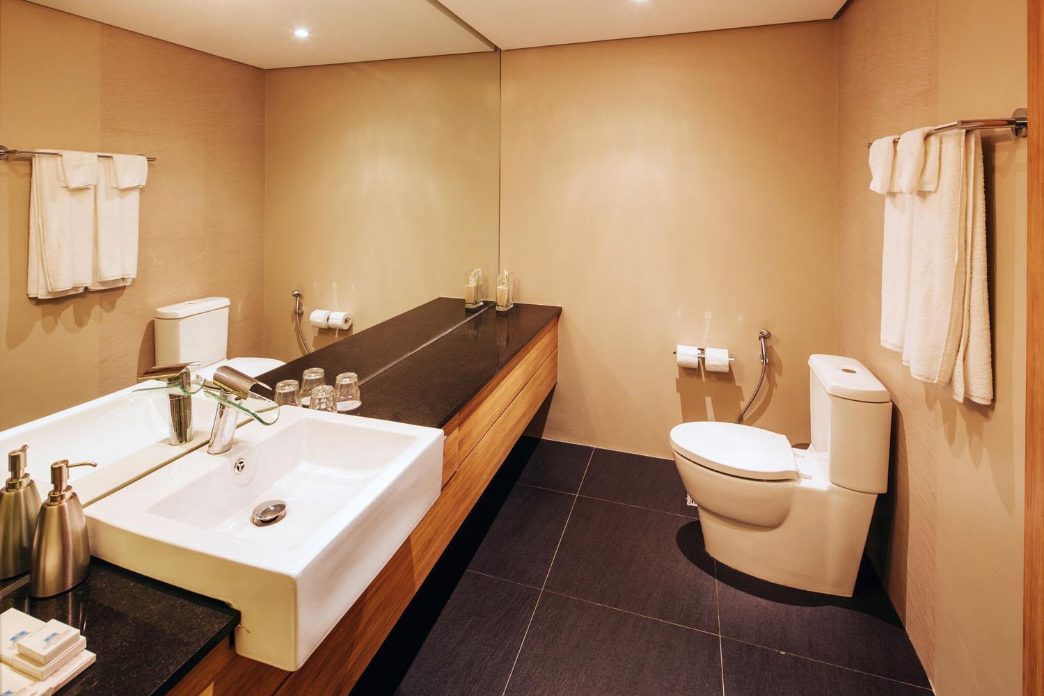 Superior Deluxe Room with Balcony photo 2