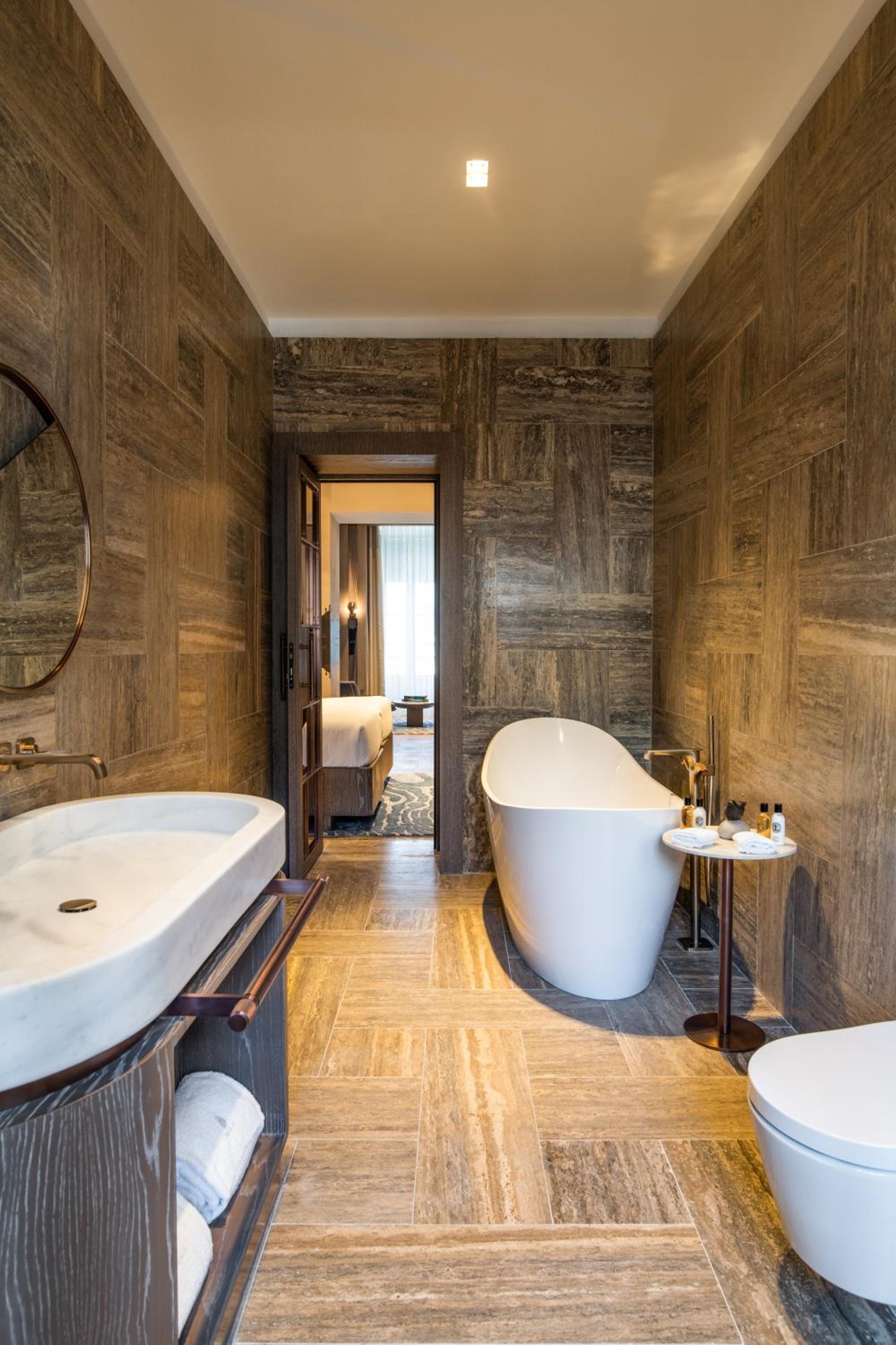 Grand Harbour View Suite - Photo 6