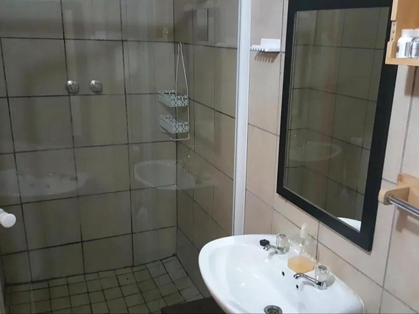 Standard Triple Room - Photo 3