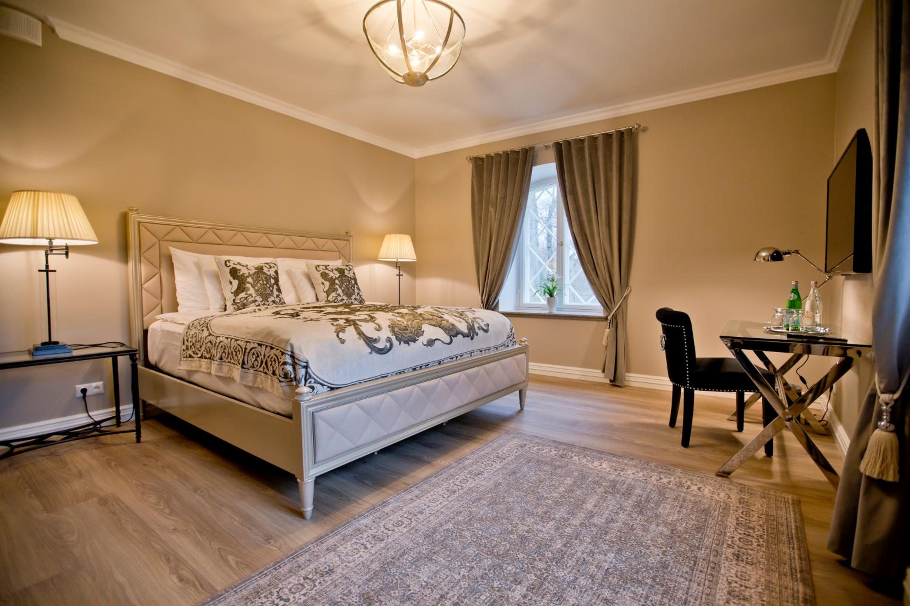 Deluxe King Room - Annex photo 1