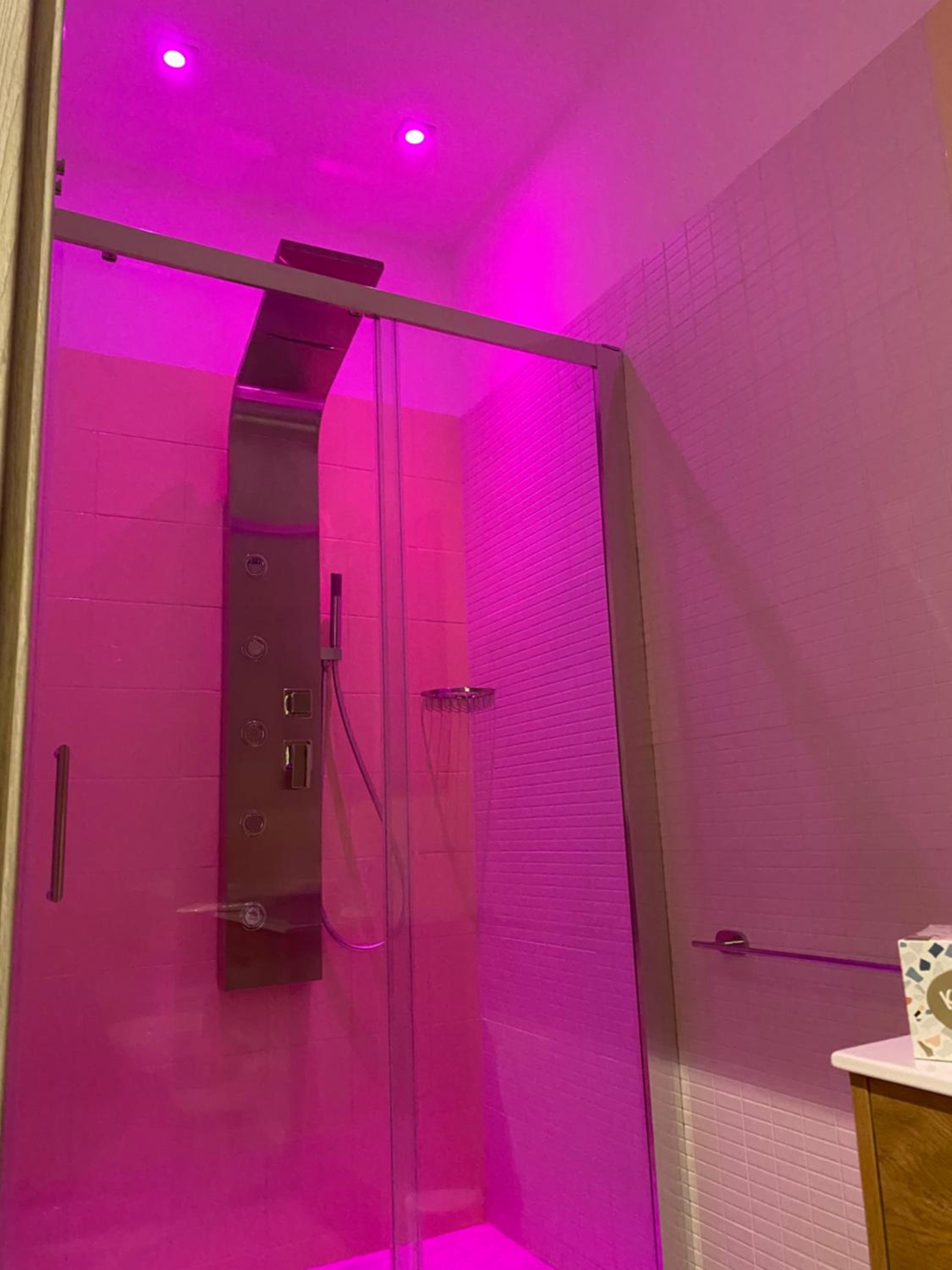 Deluxe King Room - Photo 3