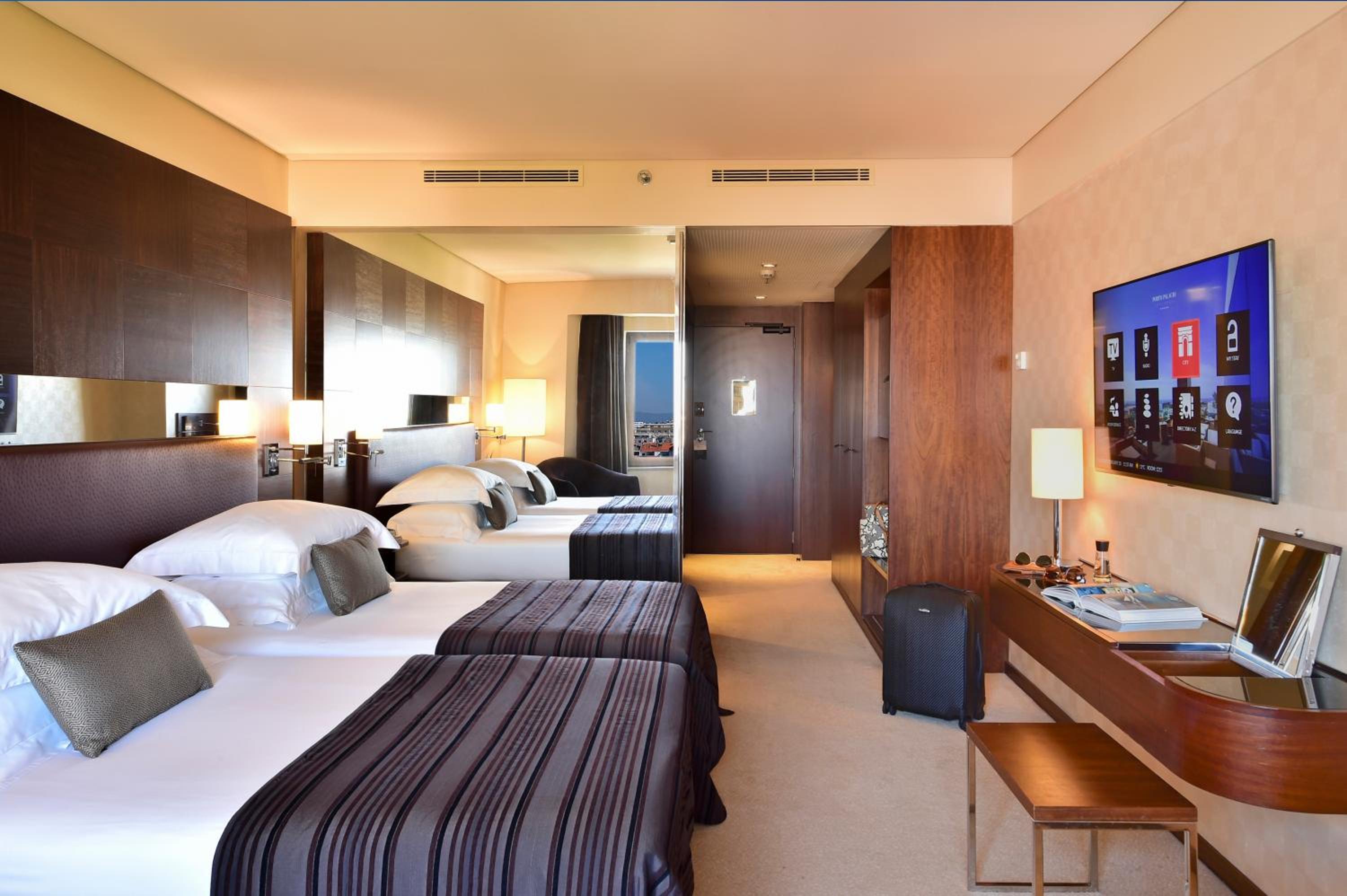 Executive Twin Room - Photo 1